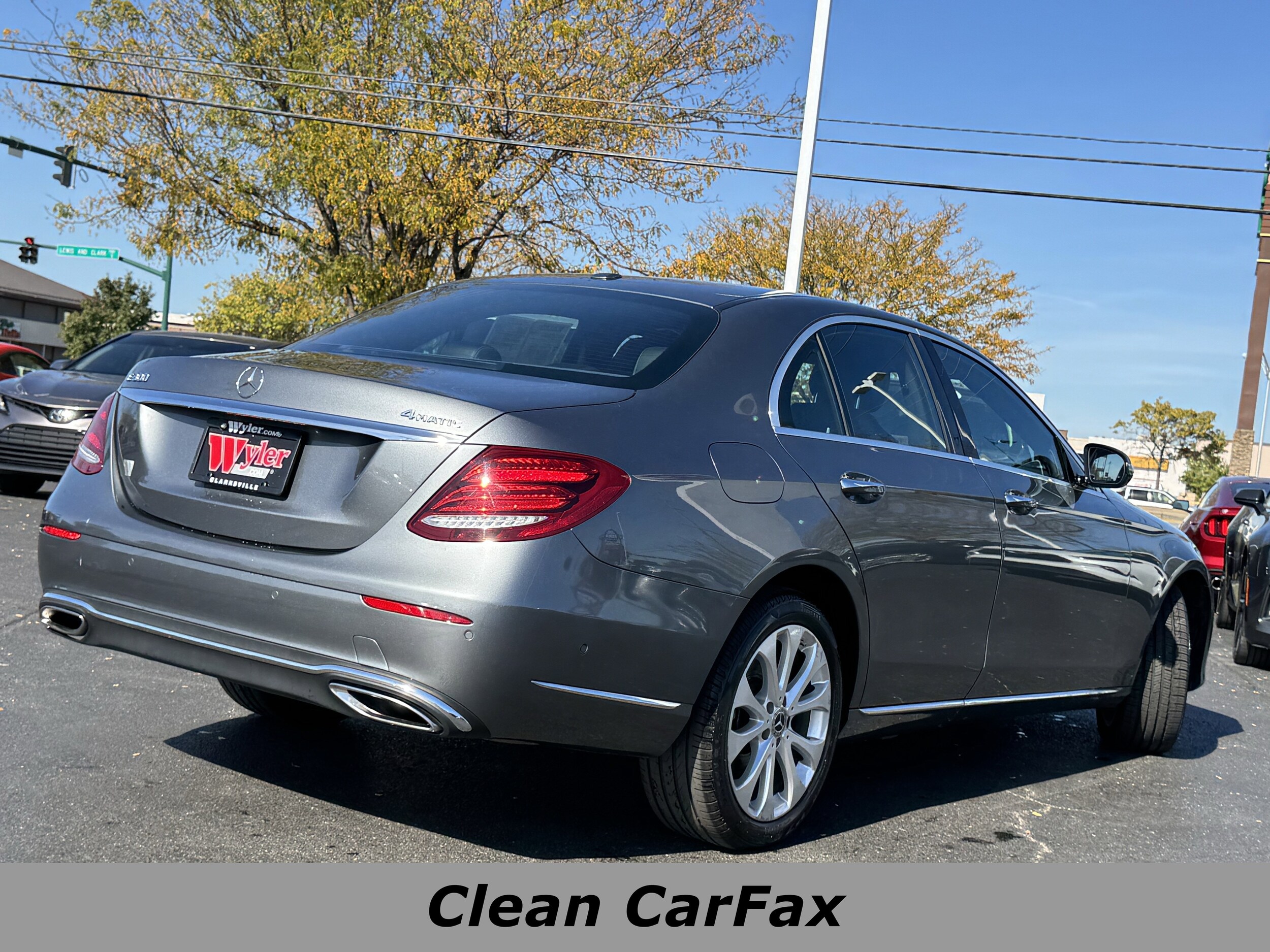 2017 Mercedes Benz E 300 4MATIC Sedan photo 2