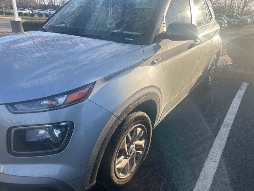 Used 2021 Hyundai Venue SE SUV