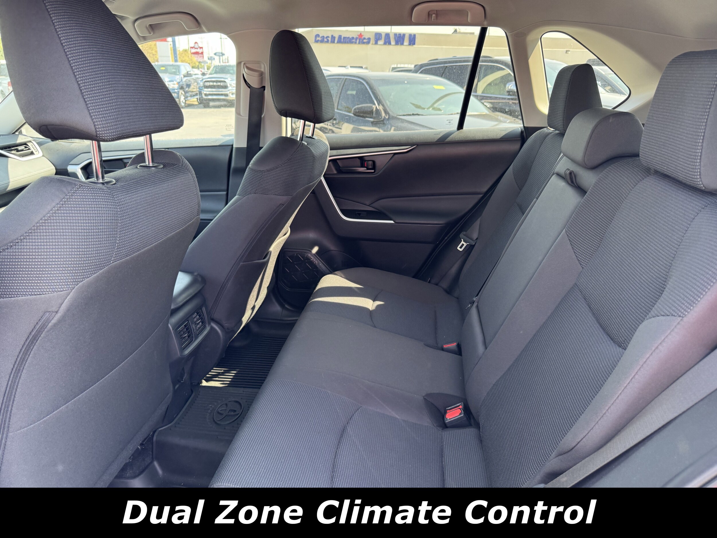 2024 Toyota RAV4 Hybrid LE photo 2