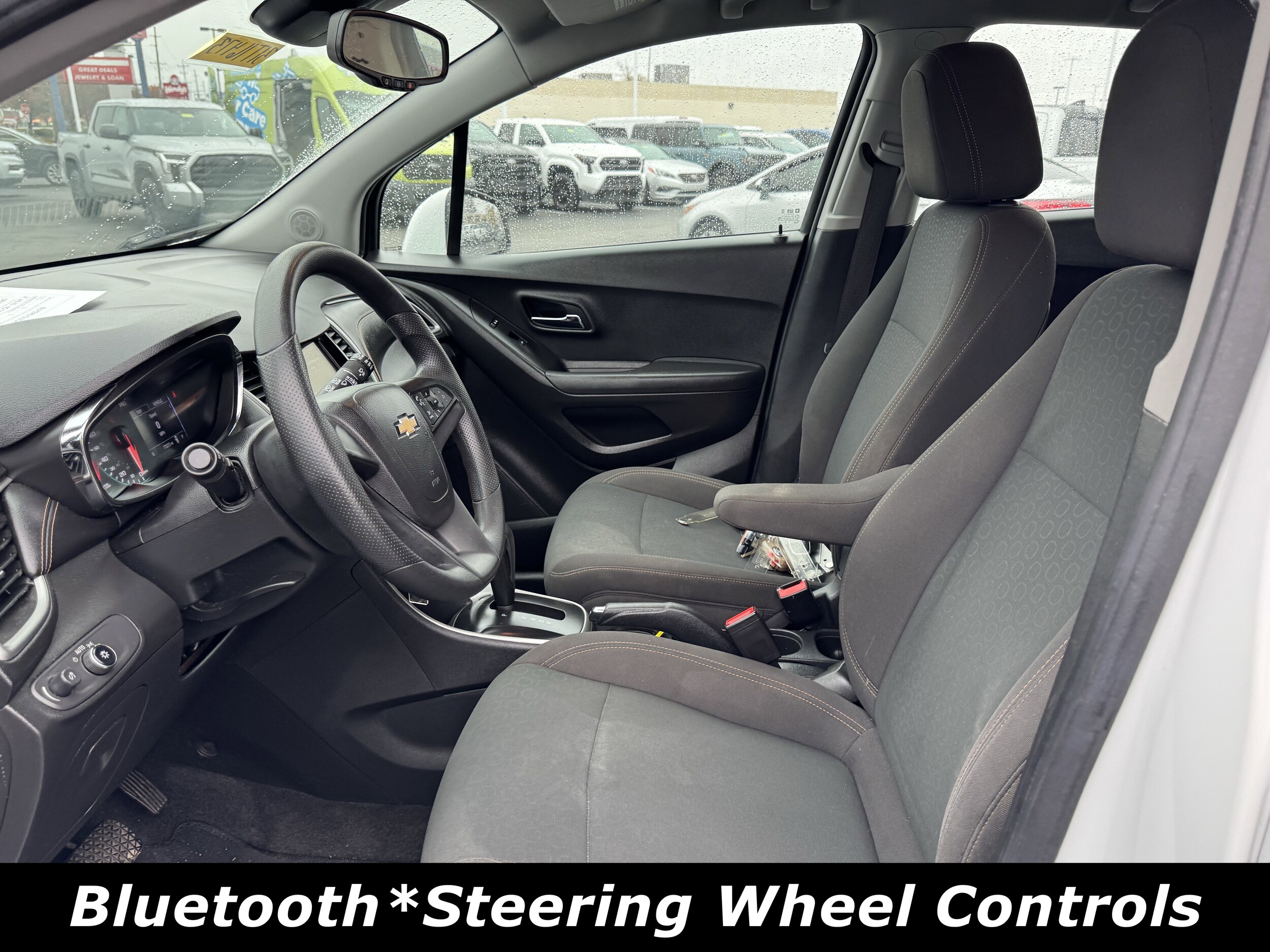 2018 Chevrolet Trax LS photo 3