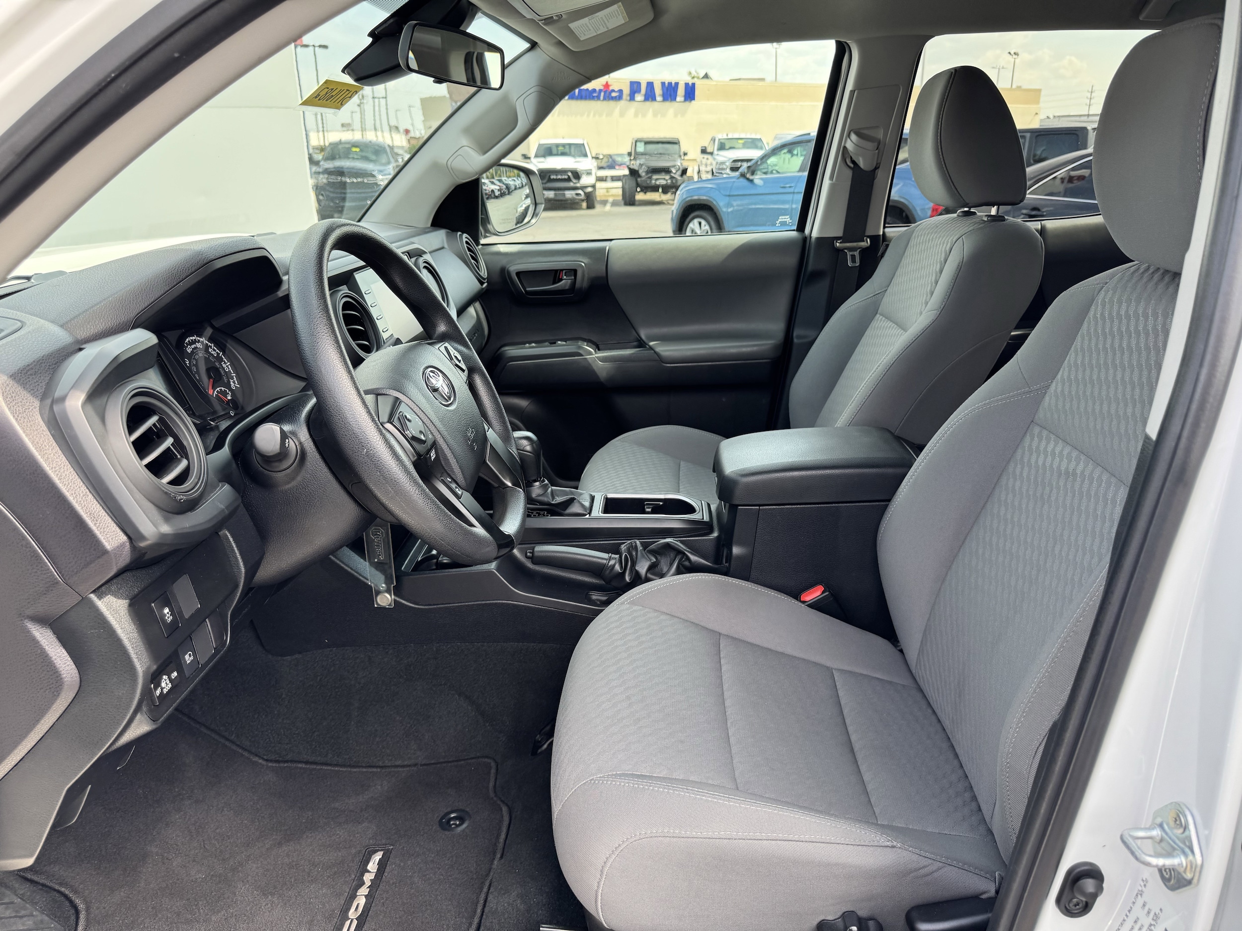 2023 Toyota Tacoma SR V6 Double Cab photo 4