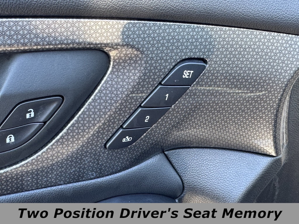 Used 2023 Chevrolet Traverse Premier SUV