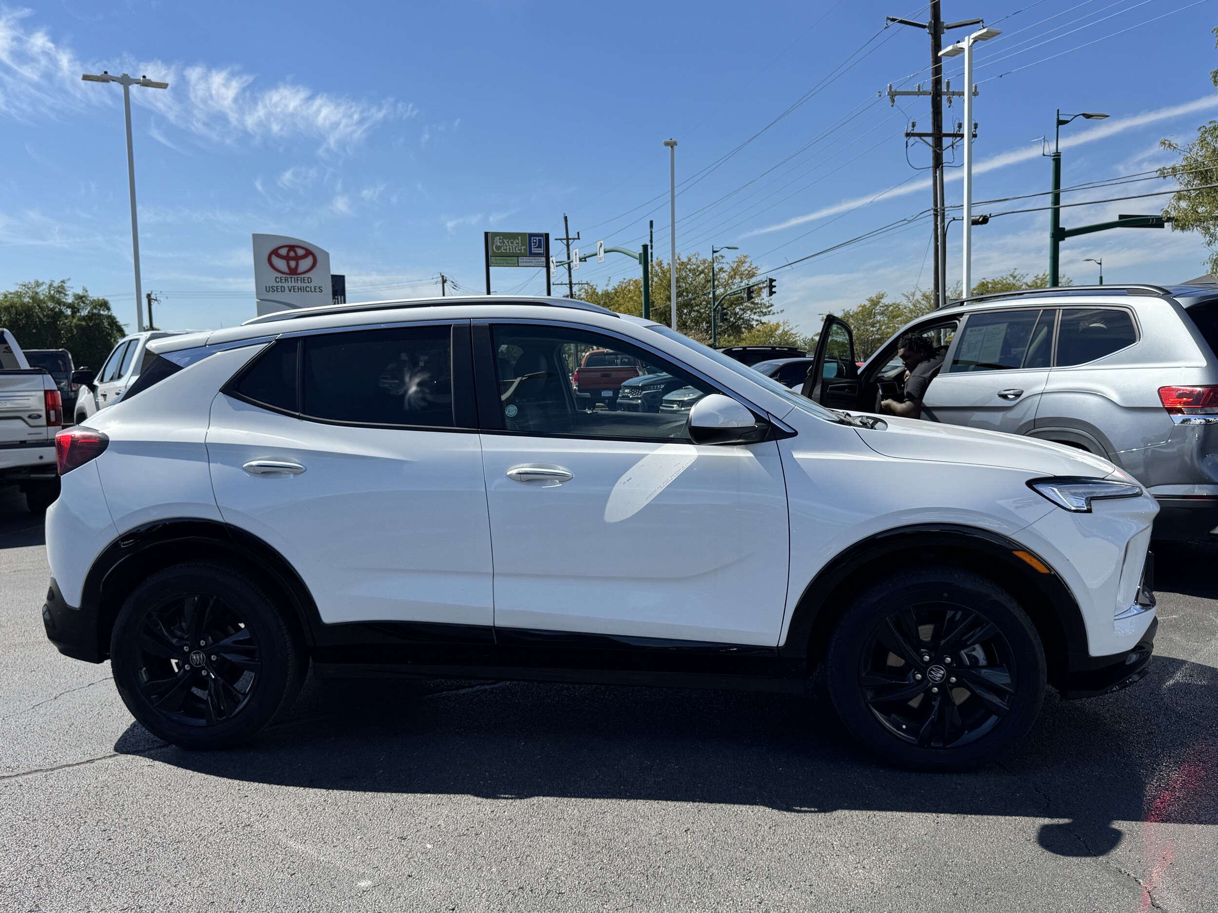 2024 Buick Encore GX Sport Touring photo 2