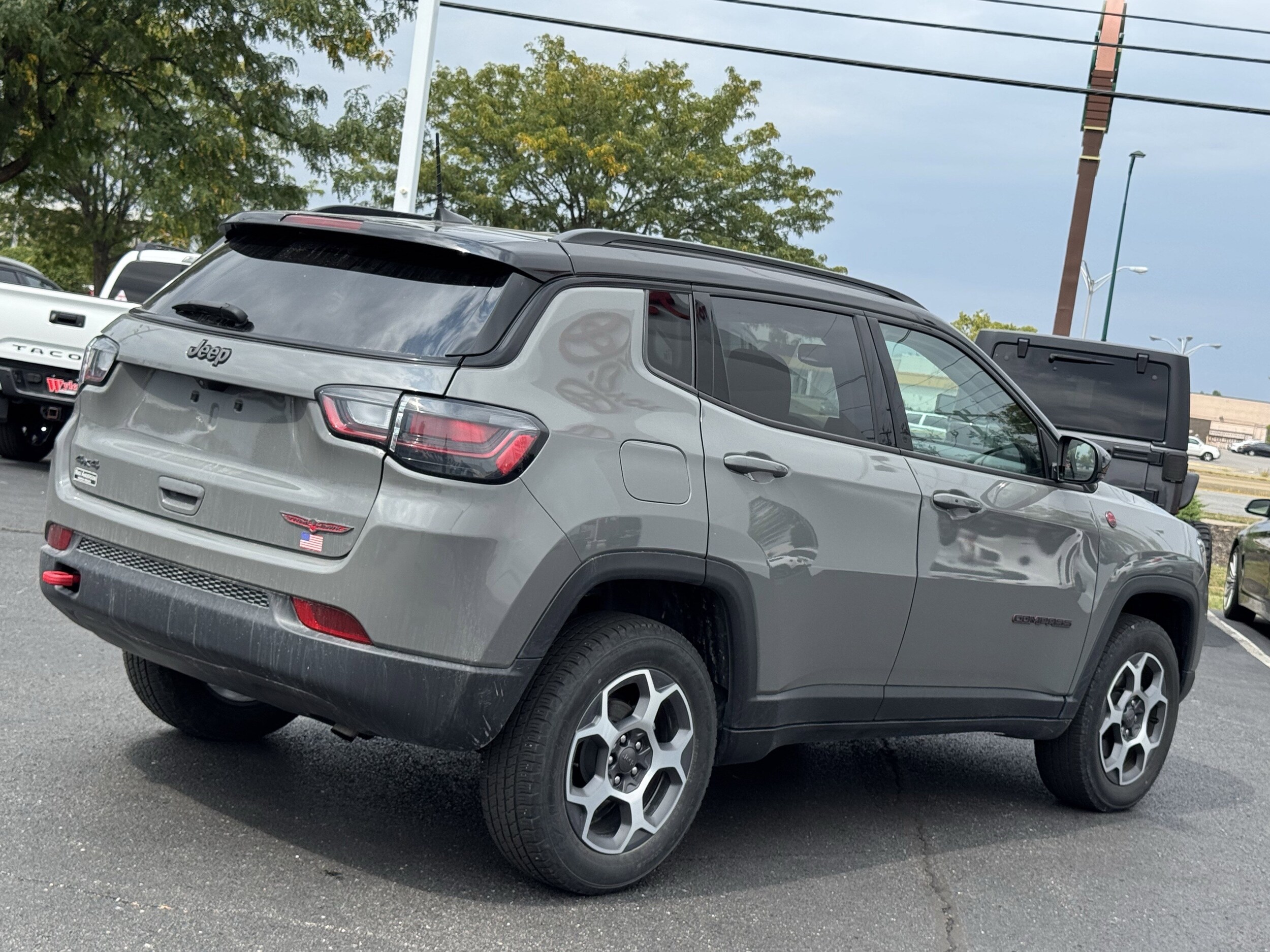 2022 Jeep Compass Trailhawk photo 3