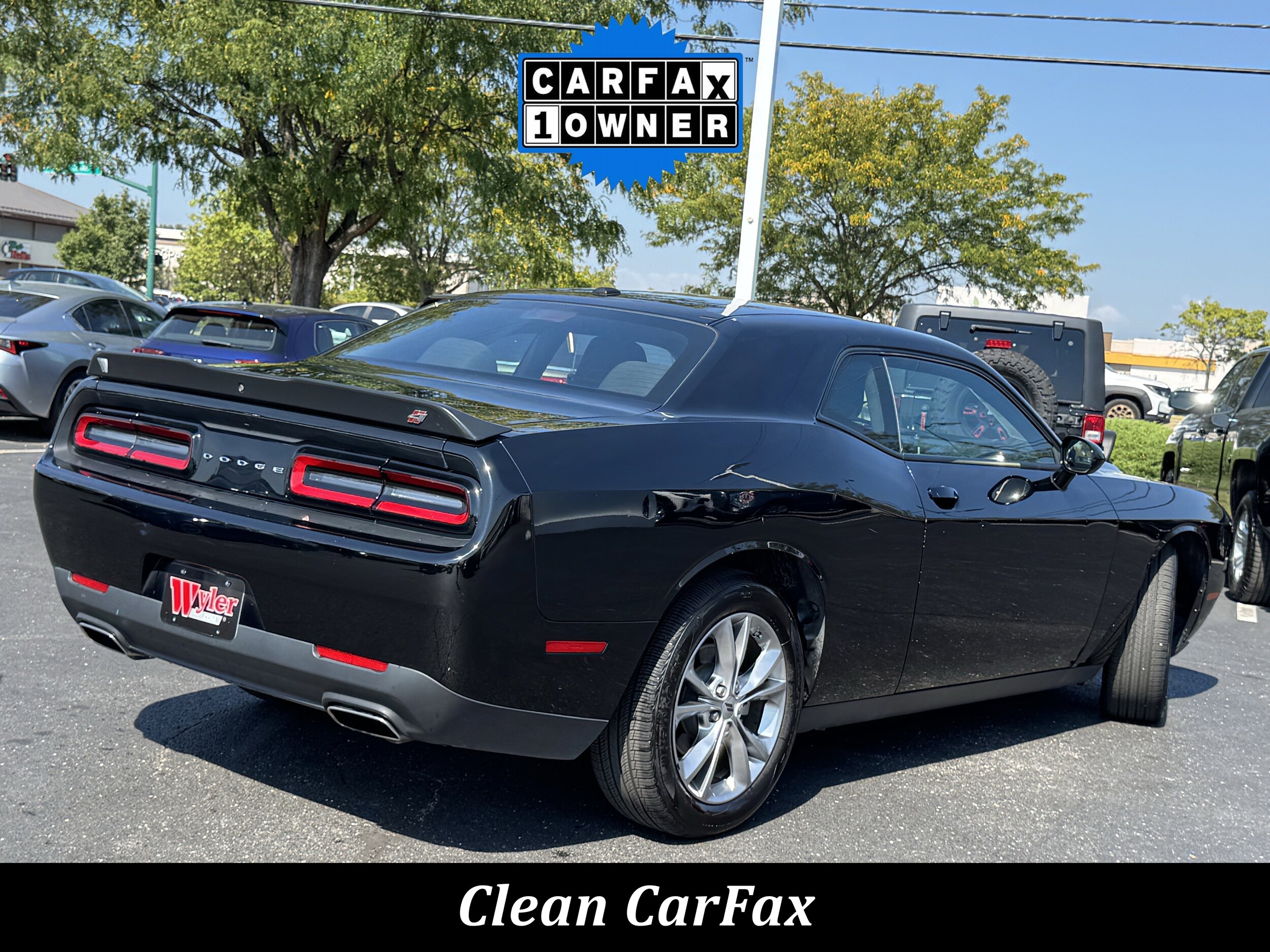 2023 Dodge Challenger SXT photo 2