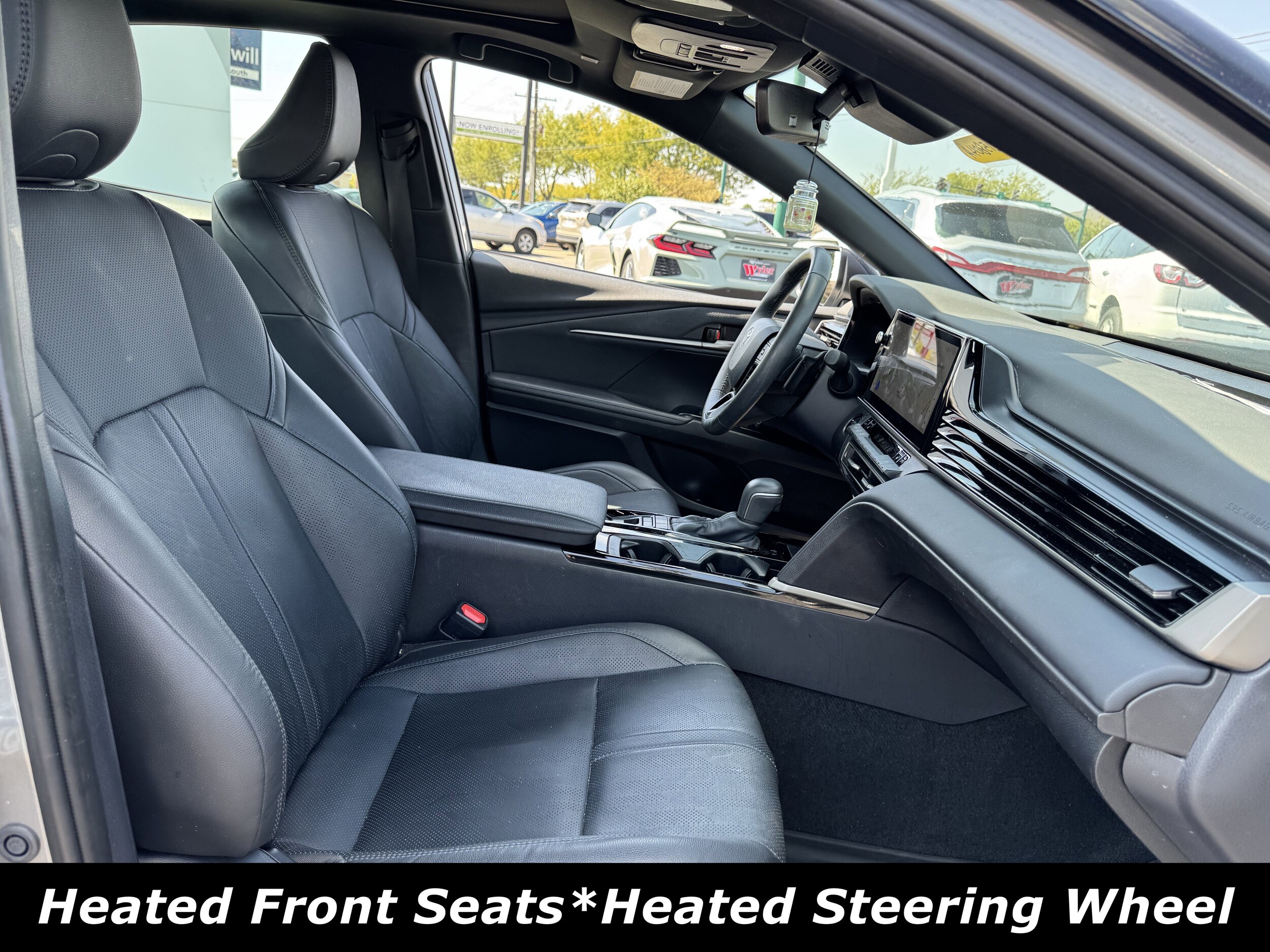 2025 Toyota Camry XSE photo 4
