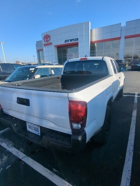 2023 Toyota Tacoma SR photo 4