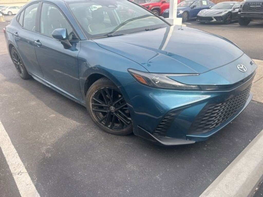 Used 2025 Toyota Camry SE Sedan