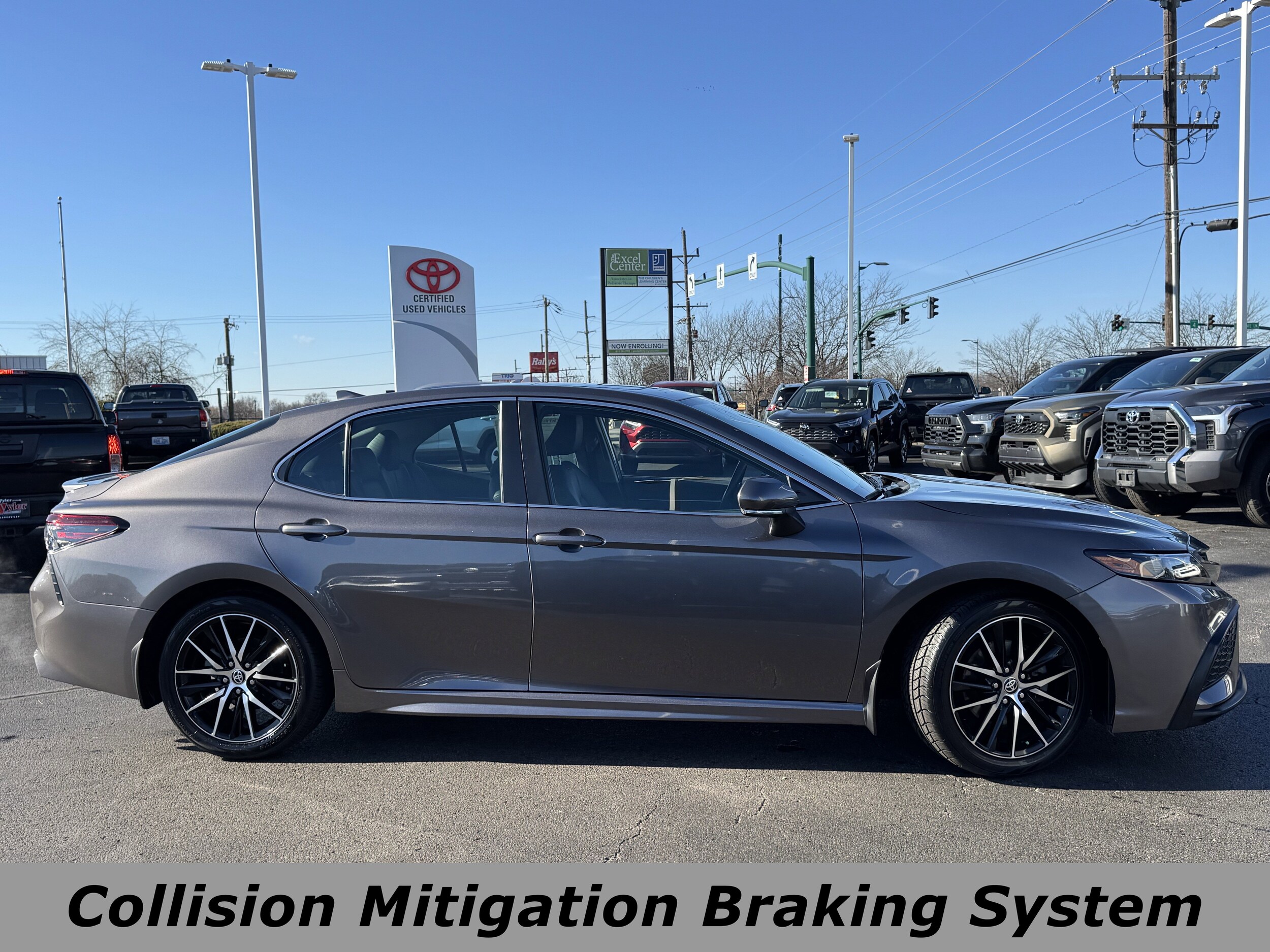 2023 Toyota Camry SE photo 2