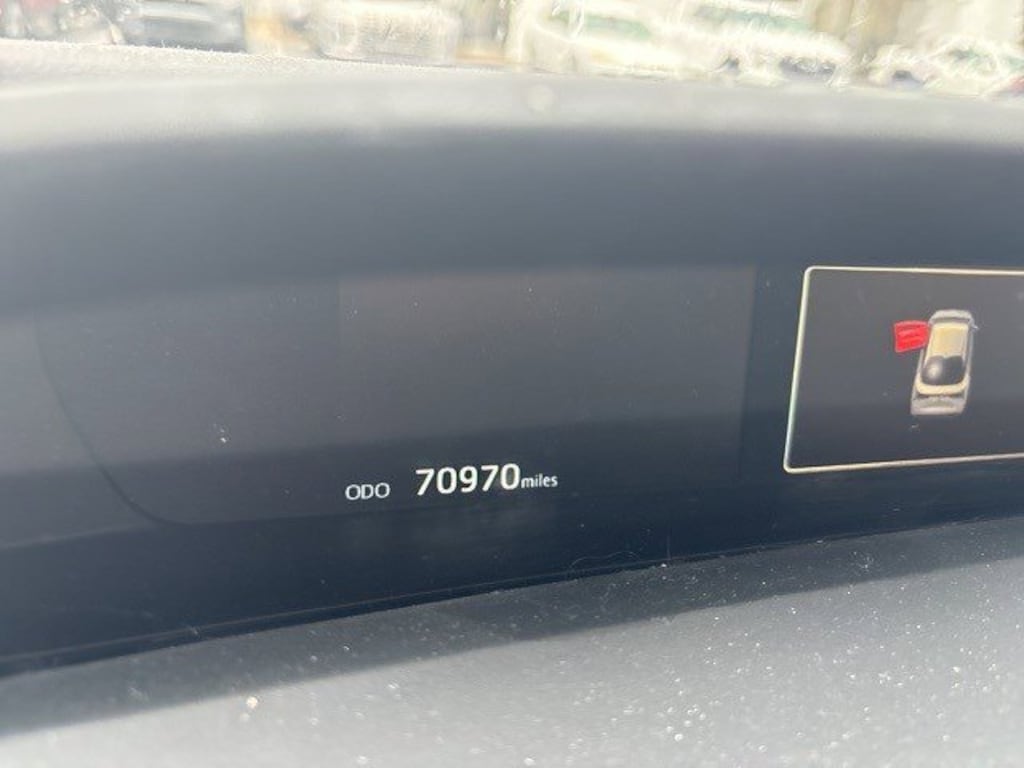 Used 2022 Toyota Prius L Hatchback