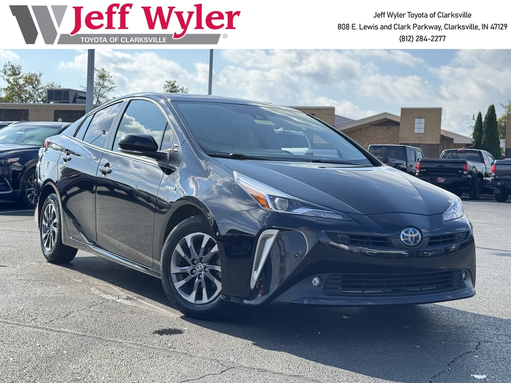 Used 2022 Toyota Prius L Hatchback