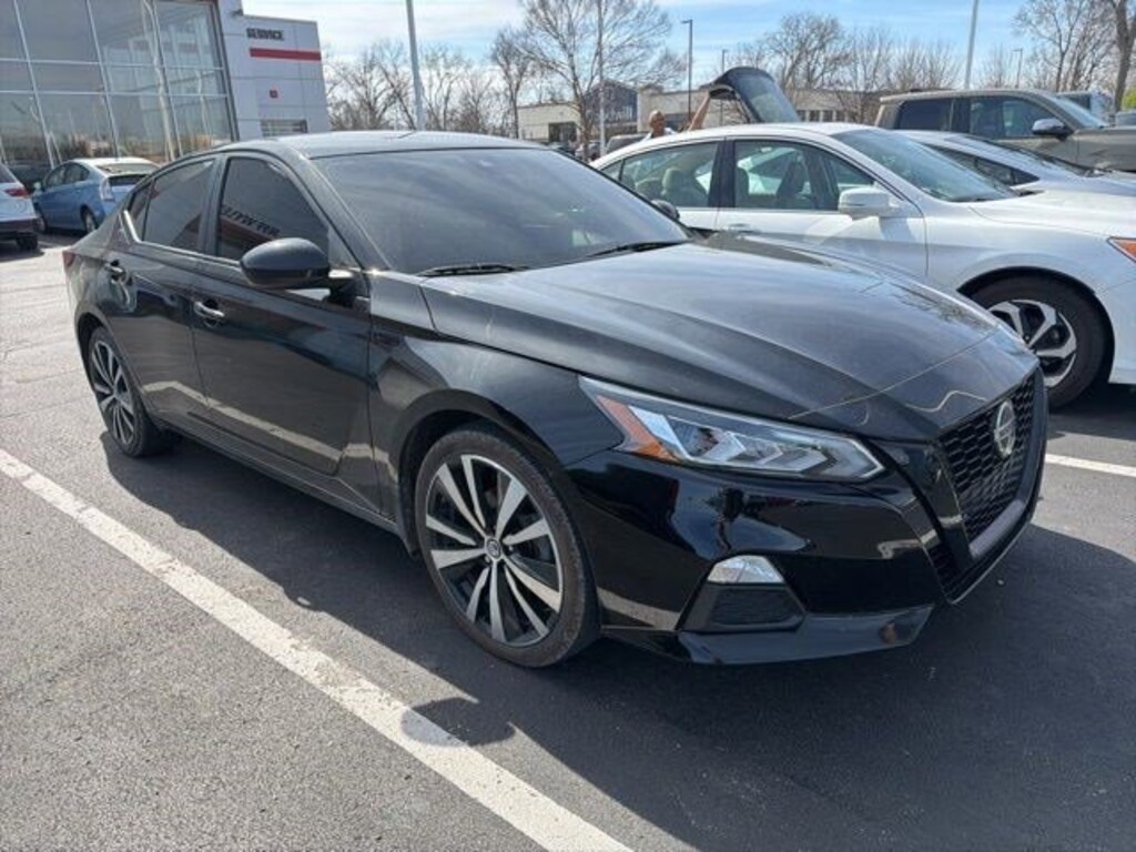 Used 2022 Nissan Altima 2.5 SR Sedan
