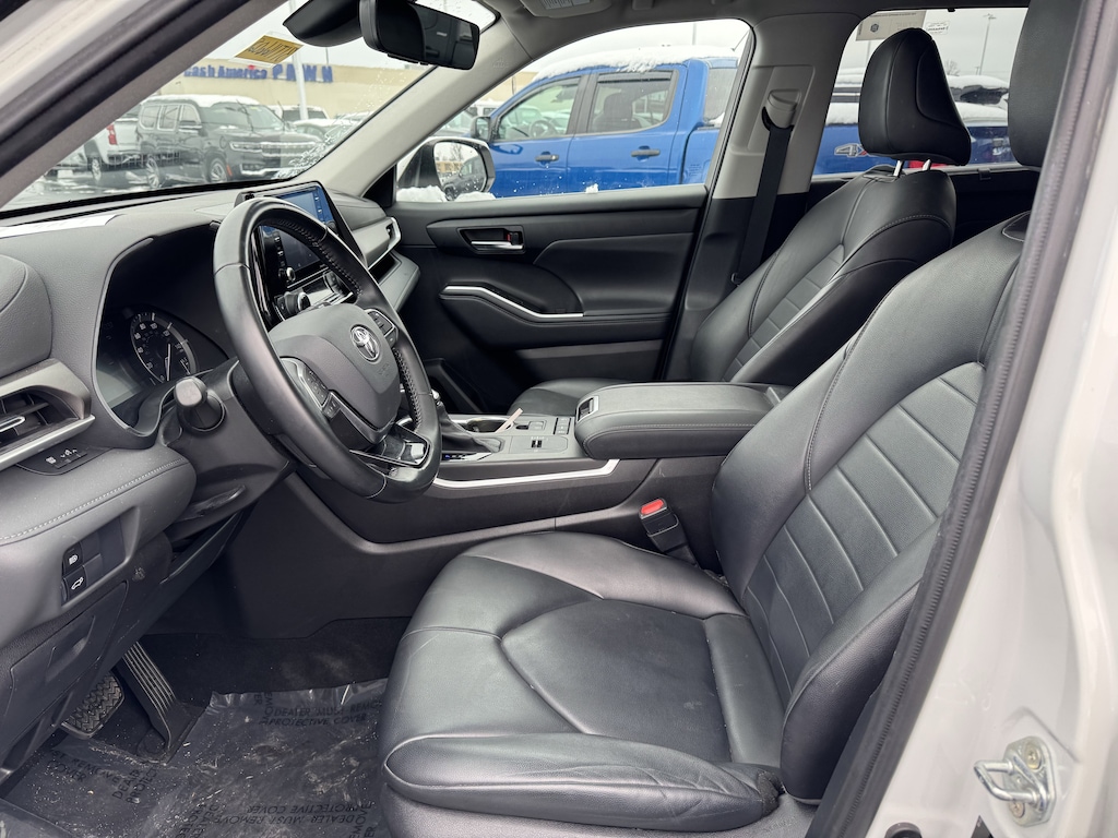 Used 2021 Toyota Highlander XLE SUV