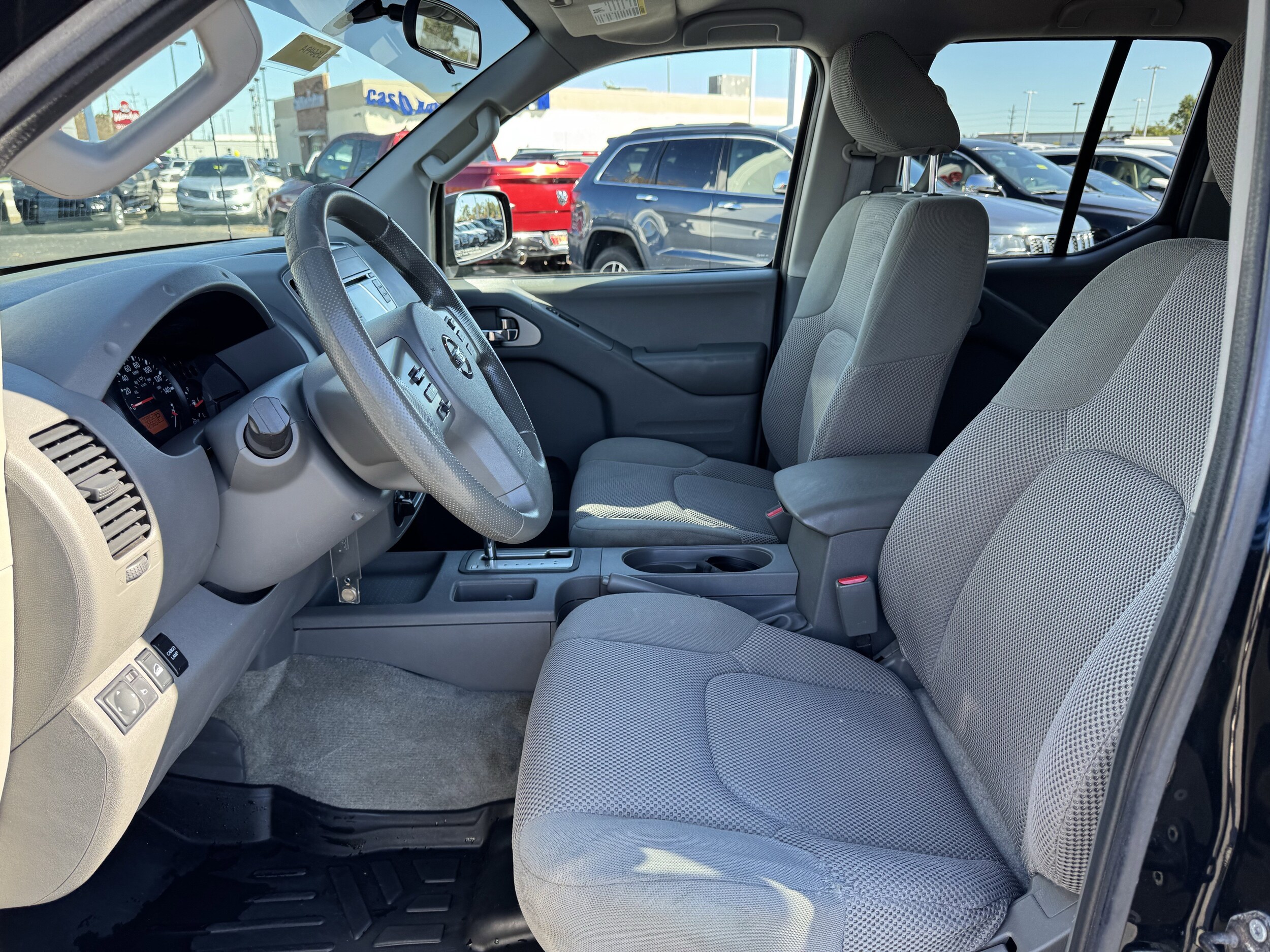 2016 Nissan Frontier SV photo 4