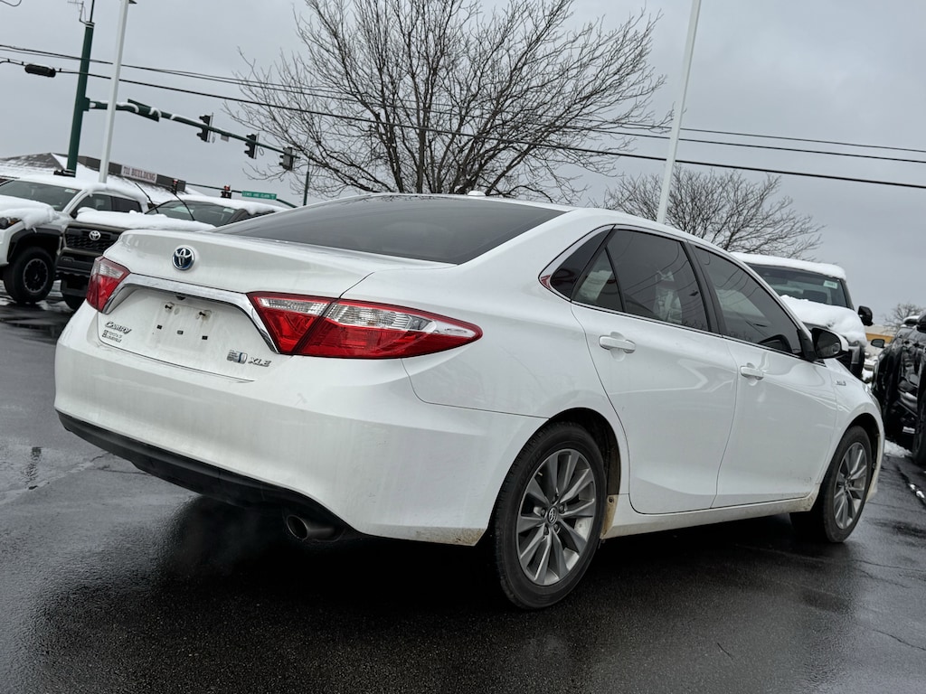 Used 2017 Toyota Camry Hybrid Sedan