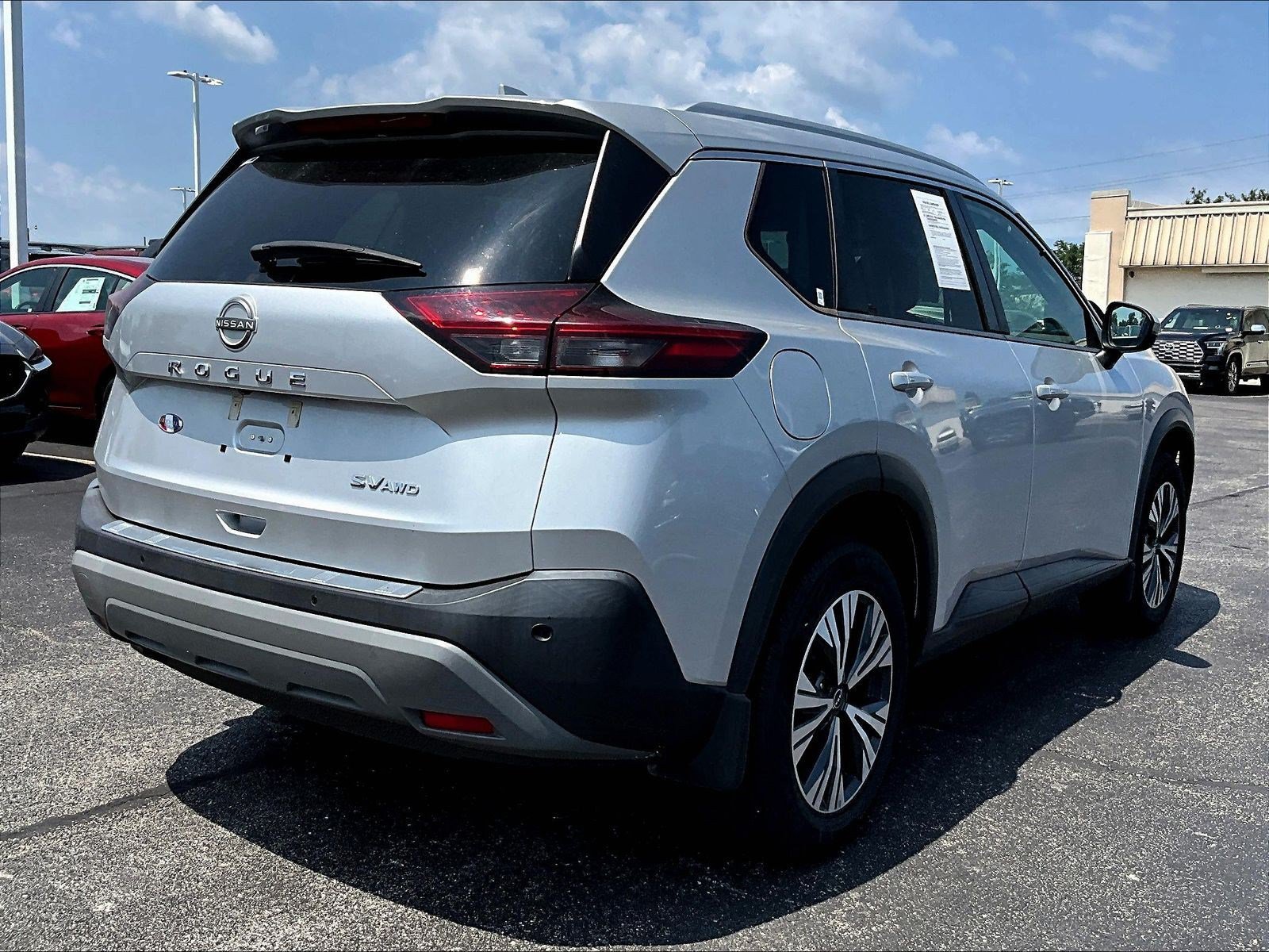 2022 Nissan Rogue SV - Photo 8