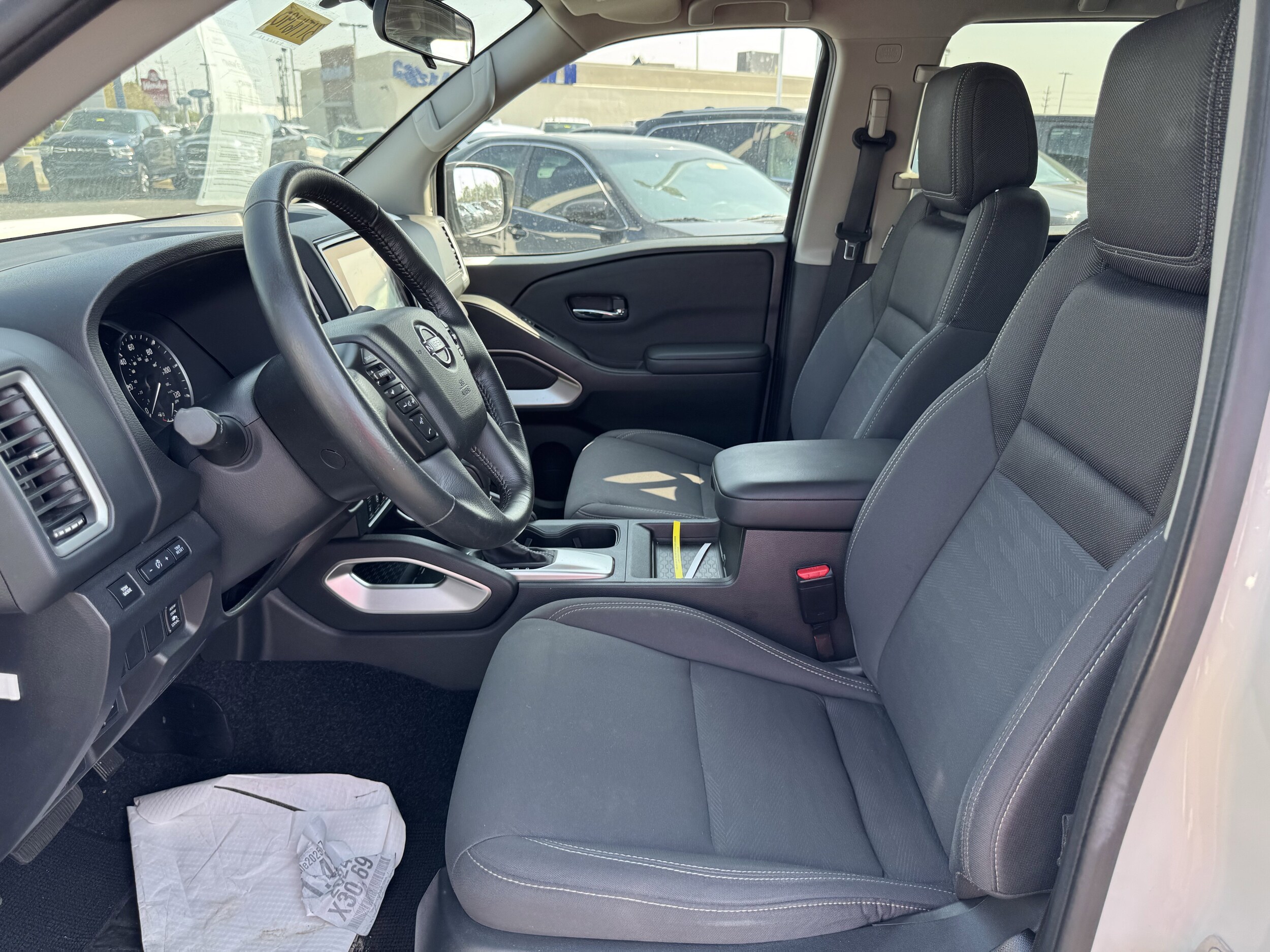 2024 Nissan Frontier SV photo 2