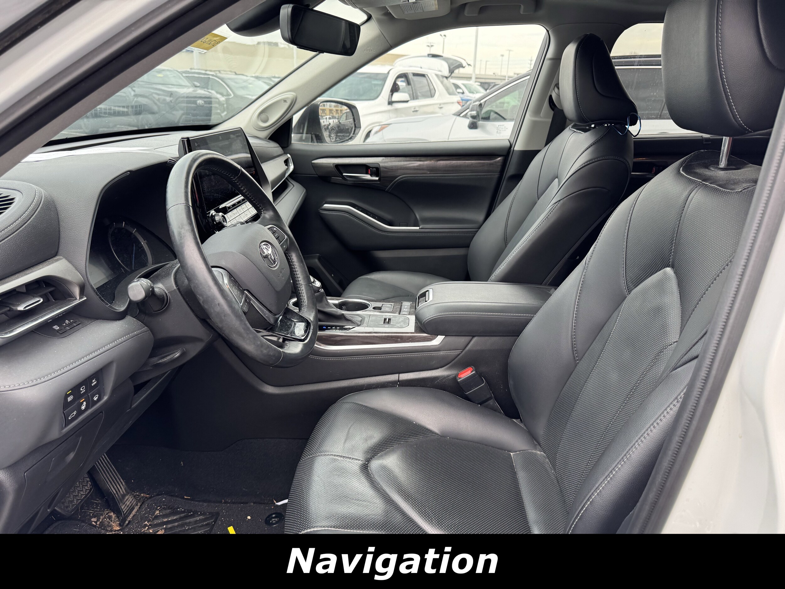 2021 Toyota Highlander Hybrid Limited photo 3