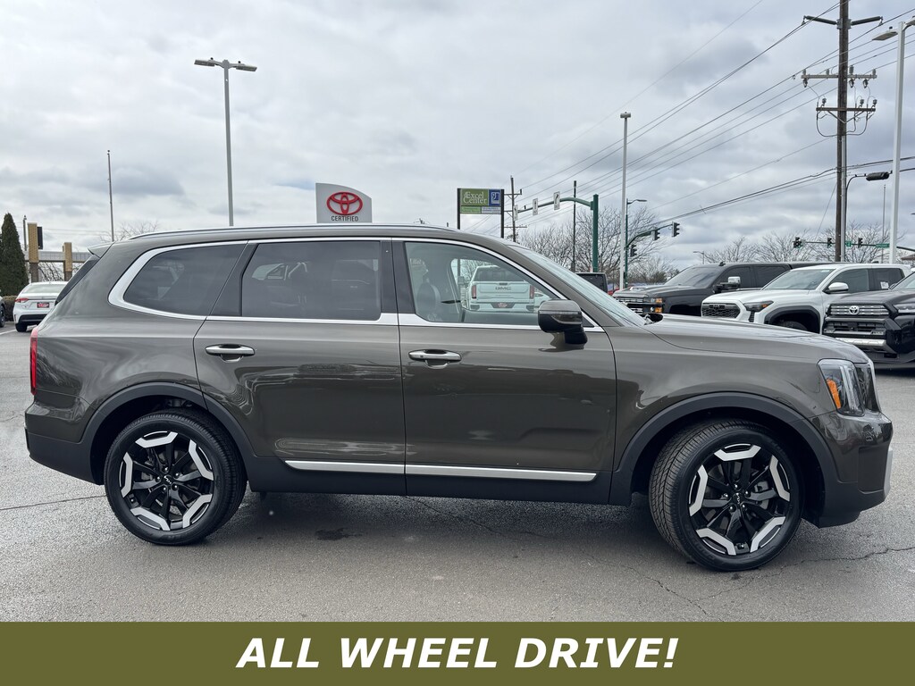 Used 2024 Kia Telluride S SUV
