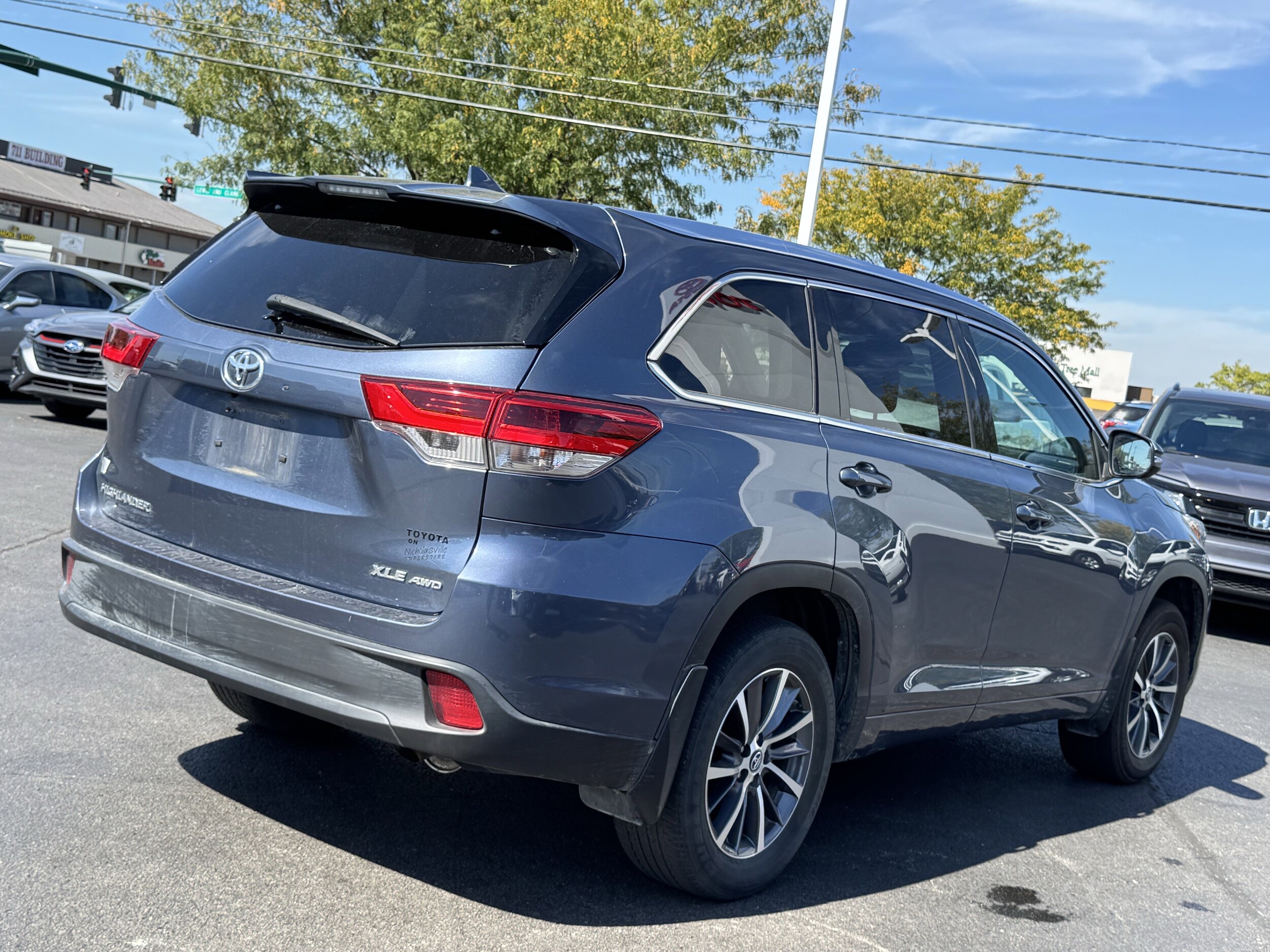 2018 Toyota Highlander XLE photo 2