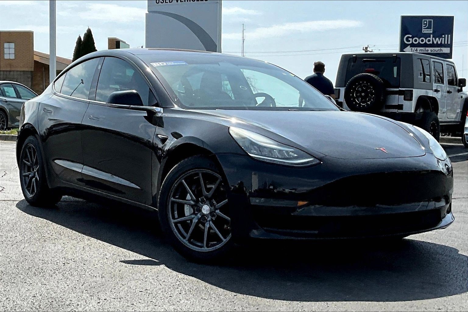 Used 2019 Tesla Model 3 Mid Range with VIN 5YJ3E1EA6KF305979 for sale in Clarksville, IN