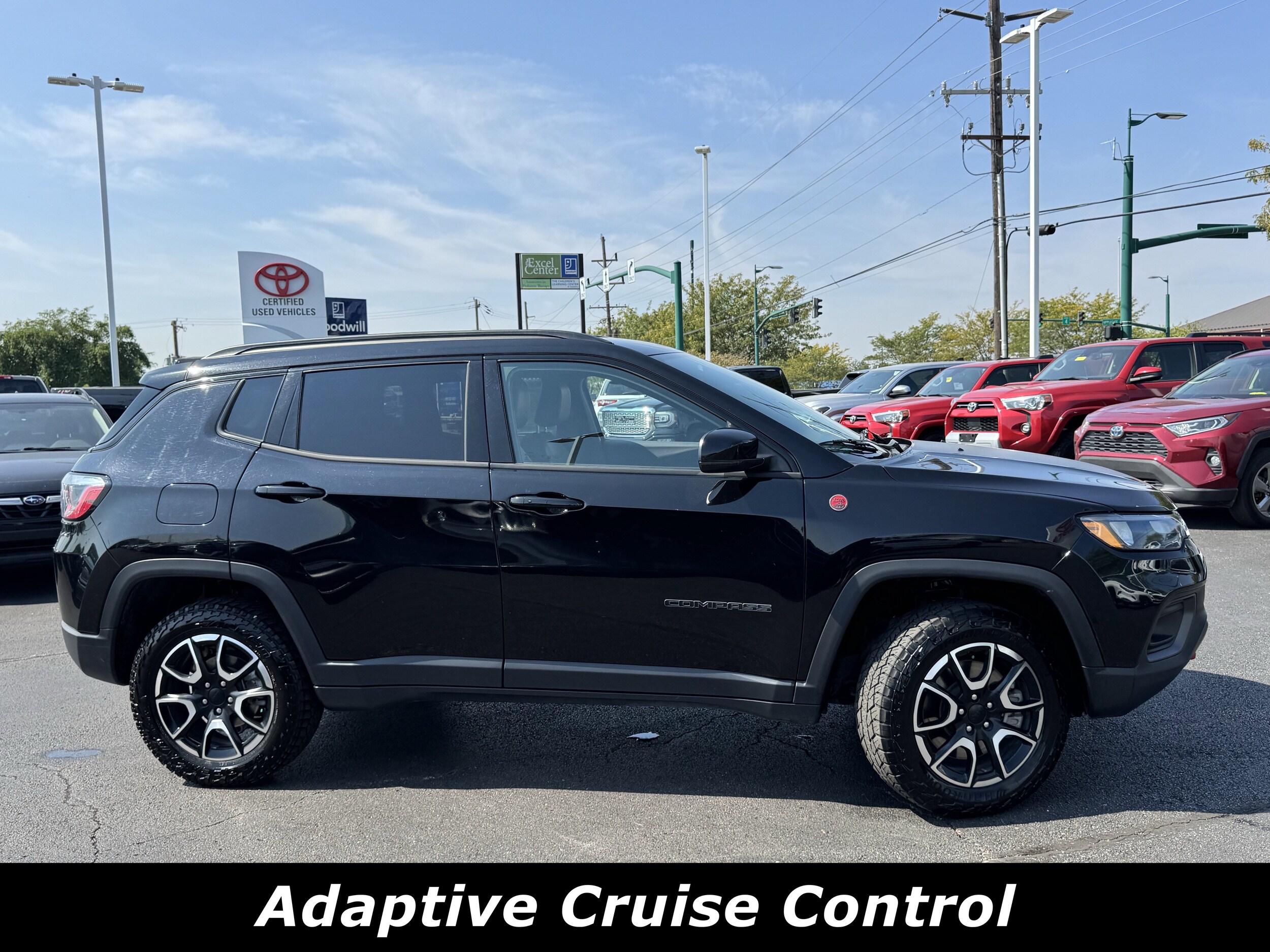 2024 Jeep Compass Trailhawk photo 2