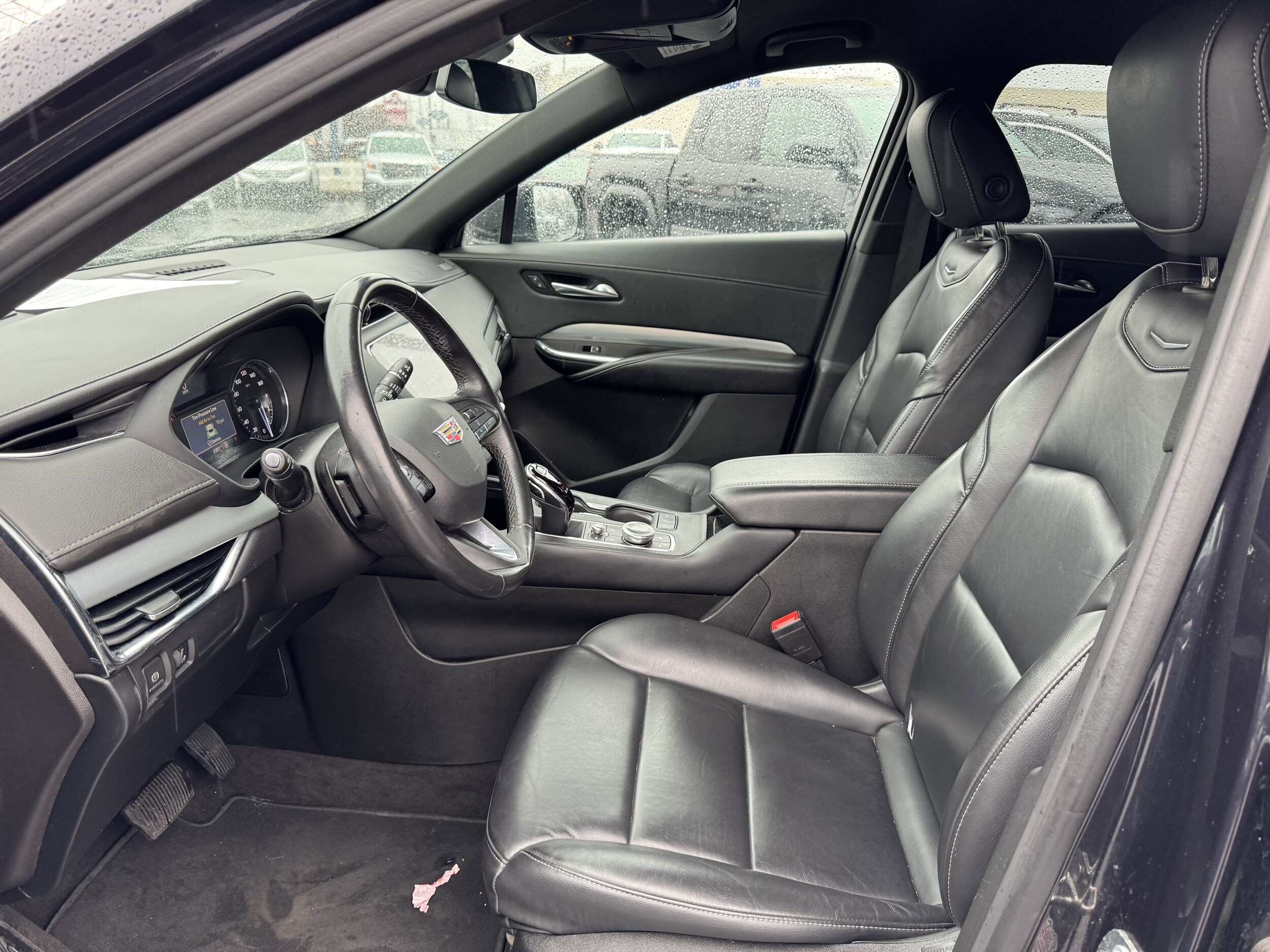 2023 Cadillac XT4 Premium Luxury photo 3