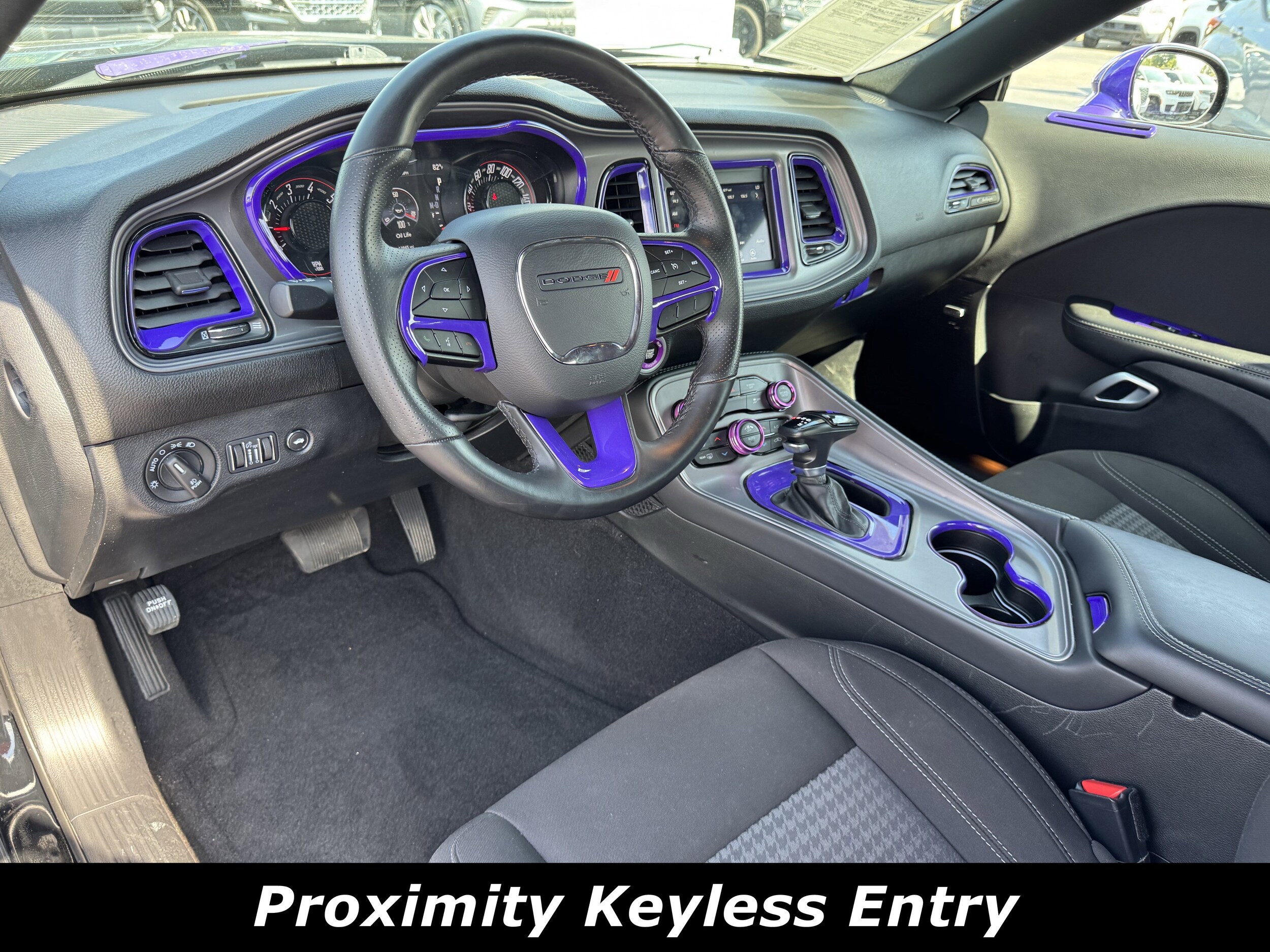 2023 Dodge Challenger SXT photo 3