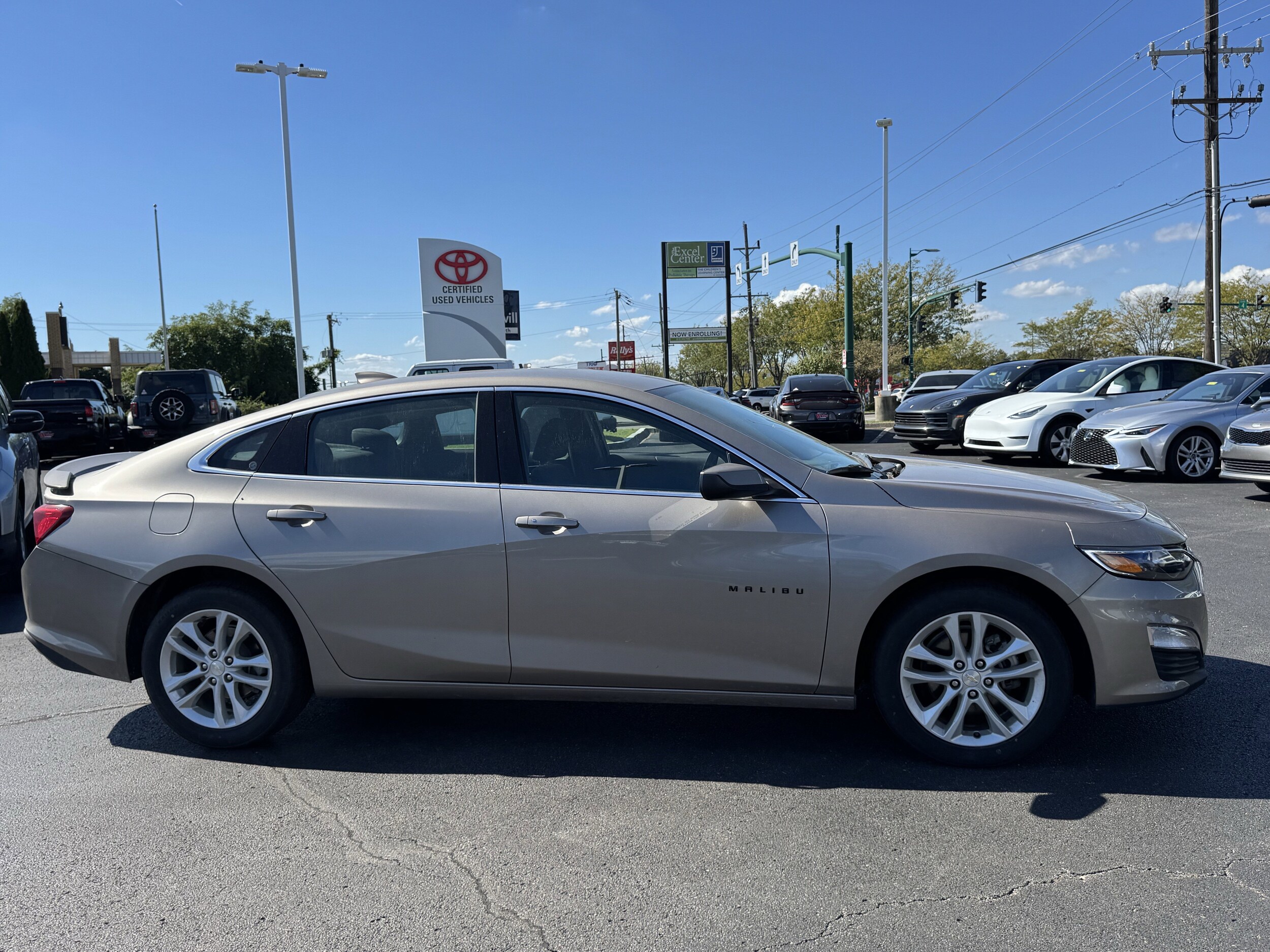 2023 Chevrolet Malibu RS photo 2