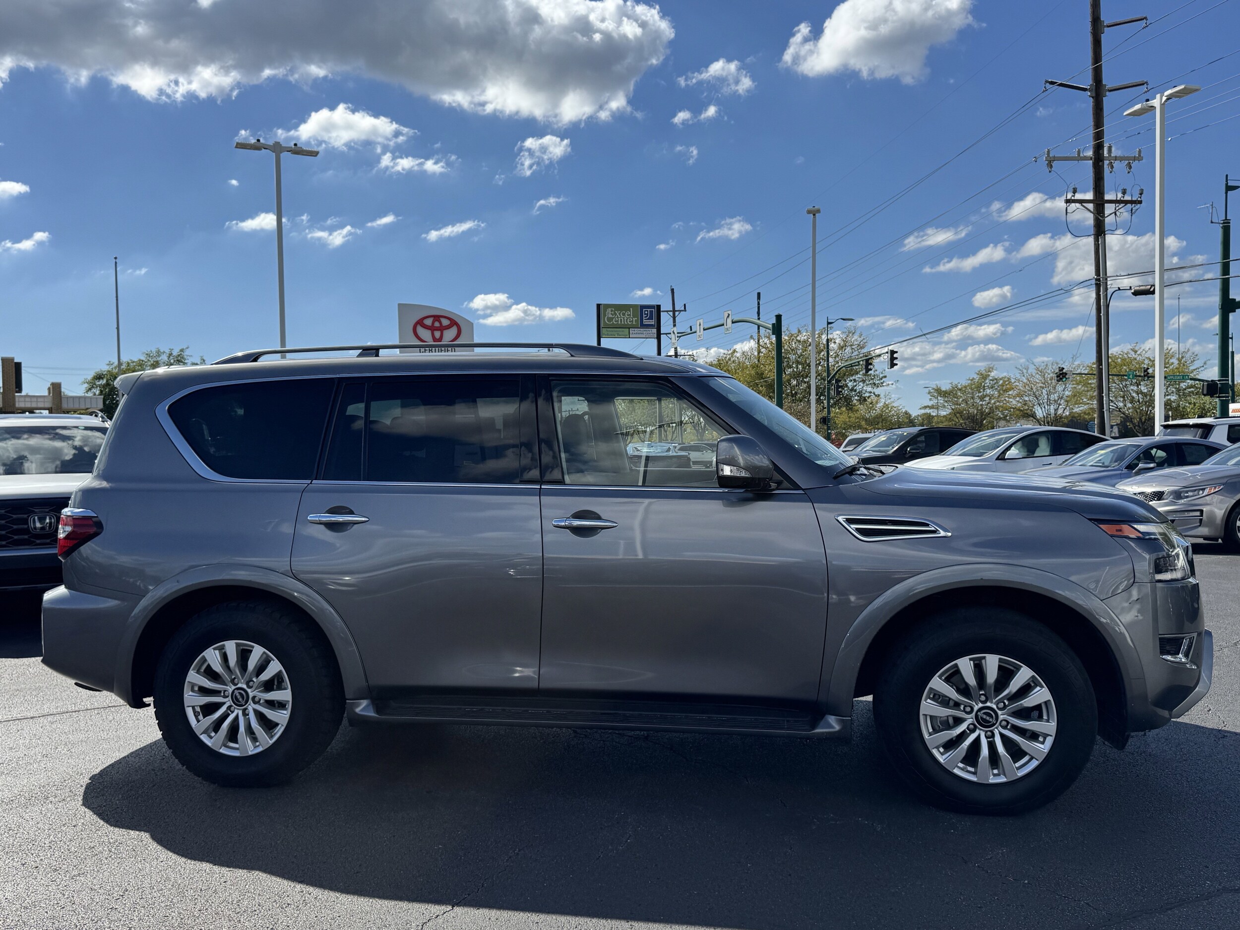 2023 Nissan Armada SV photo 2