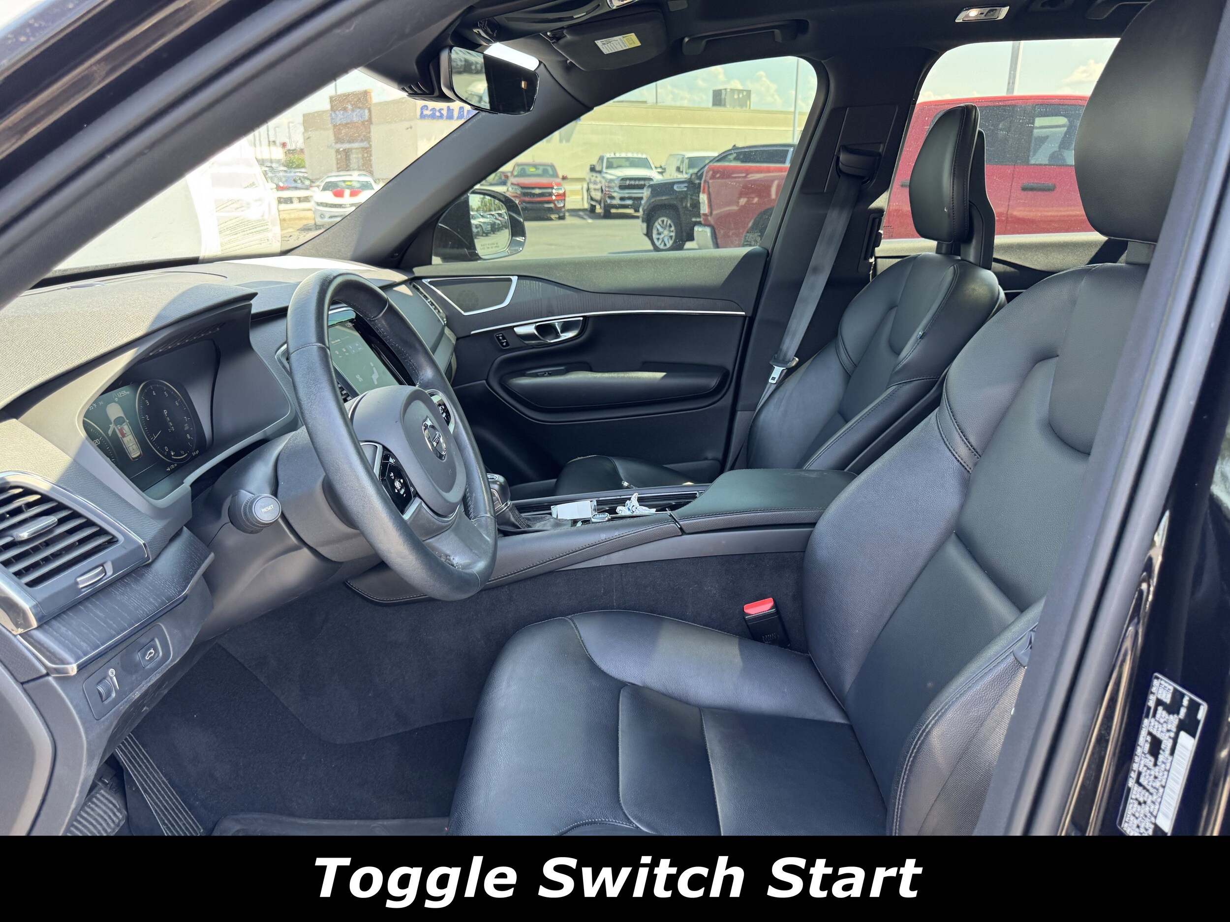 2020 Volvo XC90 T5 Momentum photo 2
