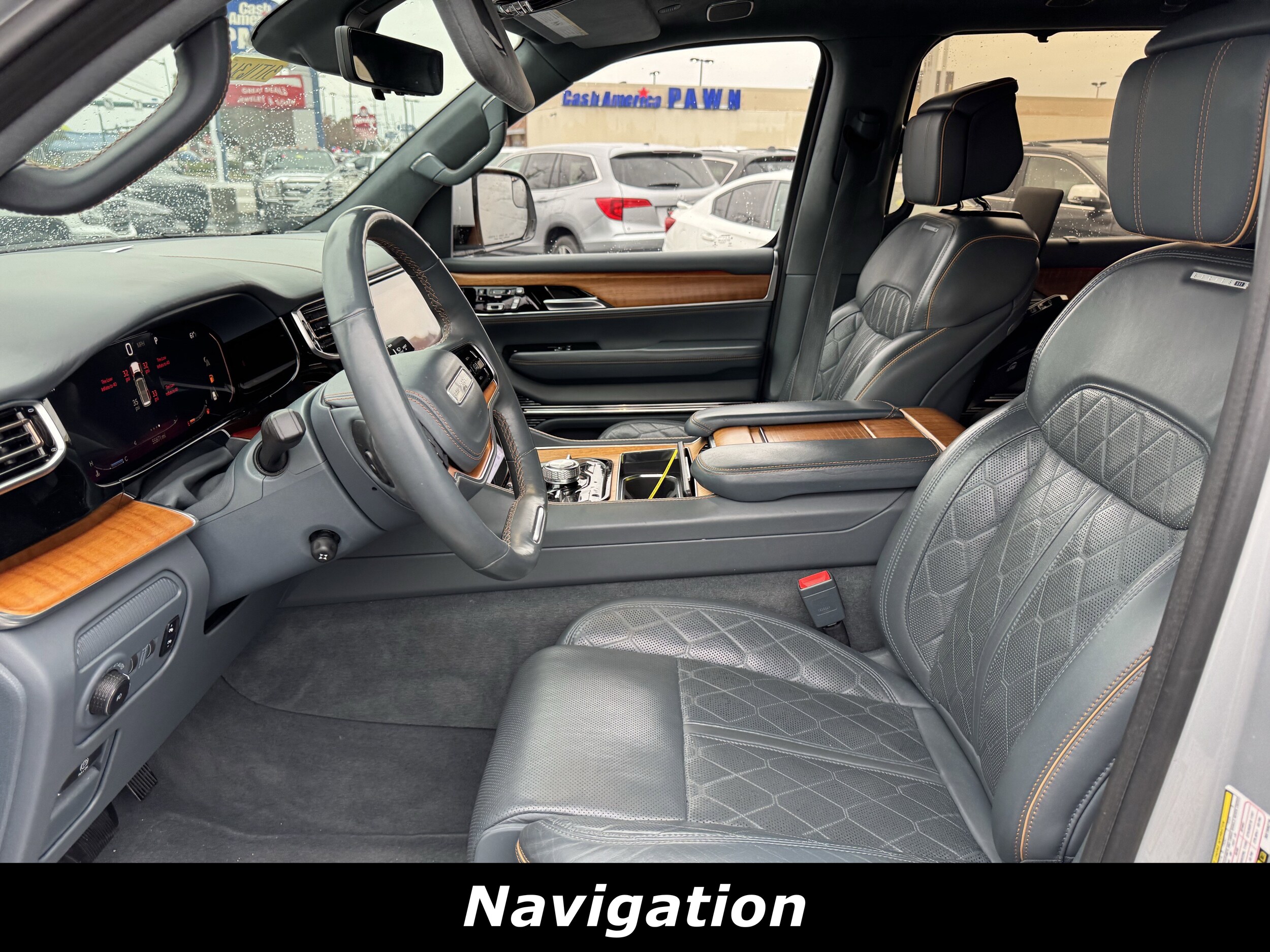 2022 Jeep Grand Wagoneer III photo 2