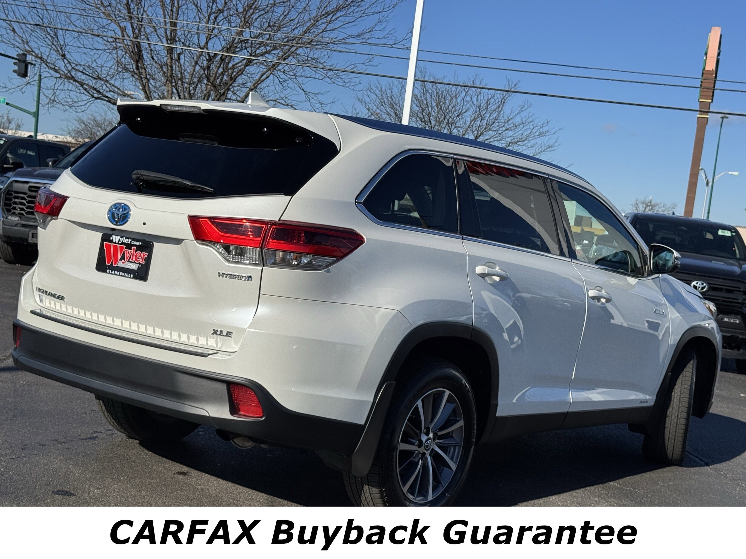 2019 Toyota Highlander Hybrid XLE photo 2