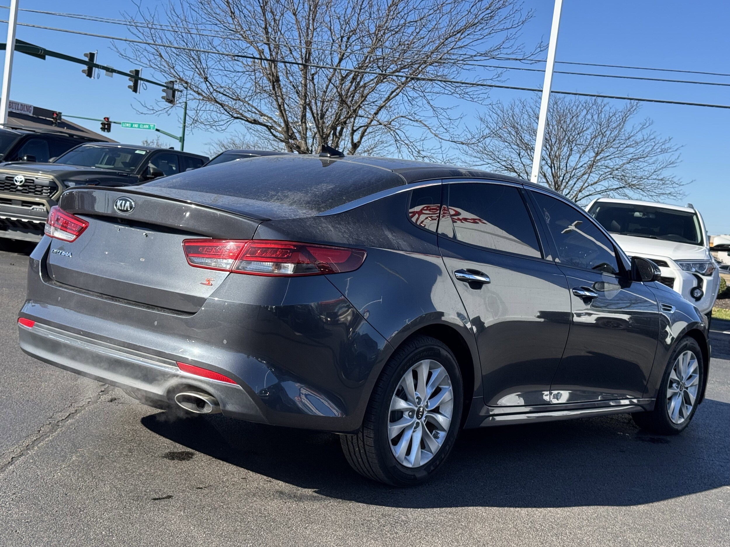 2018 Kia Optima S photo 3