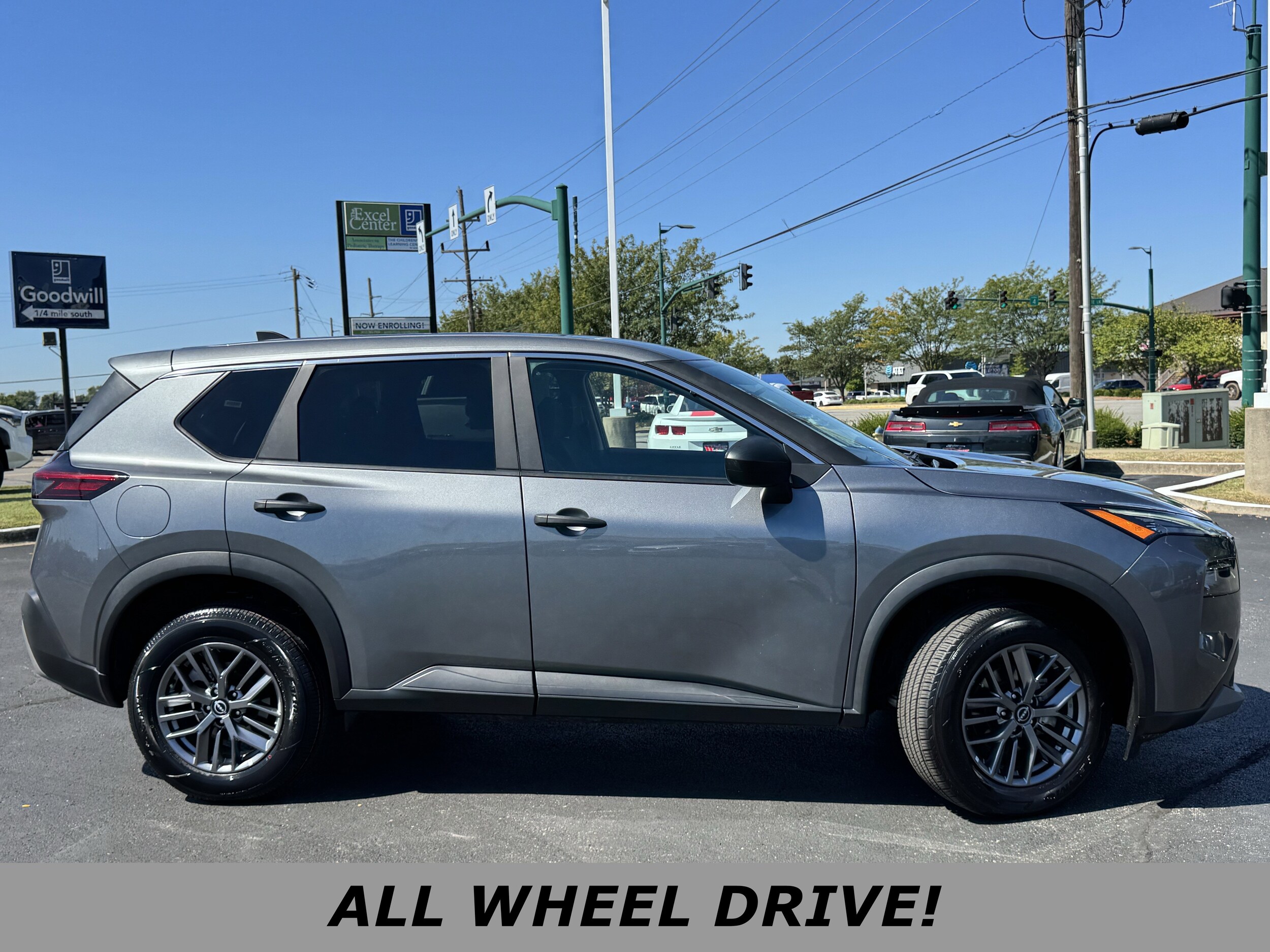 2023 Nissan Rogue S photo 2