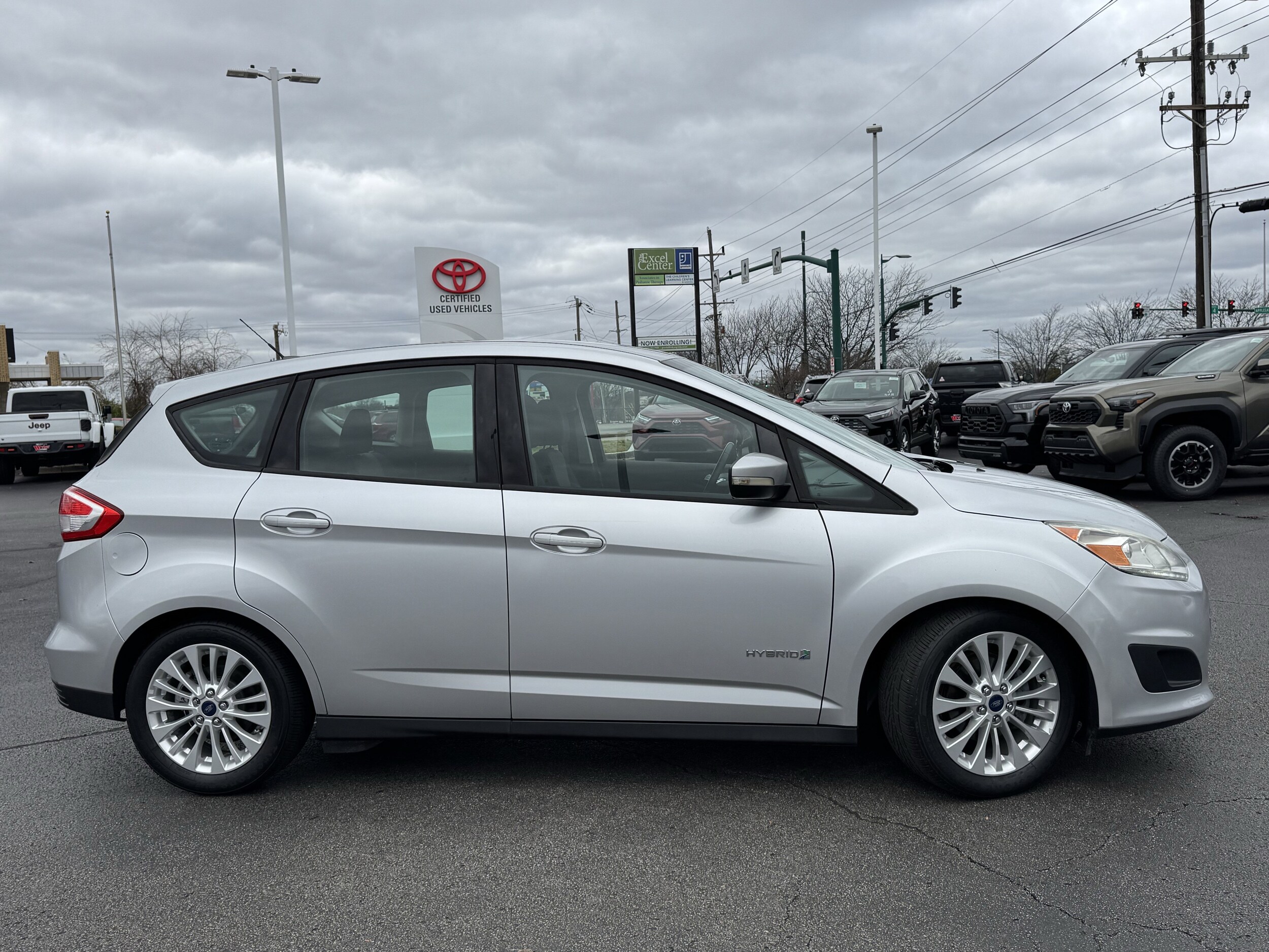 2017 Ford C-Max Hybrid SE photo 2