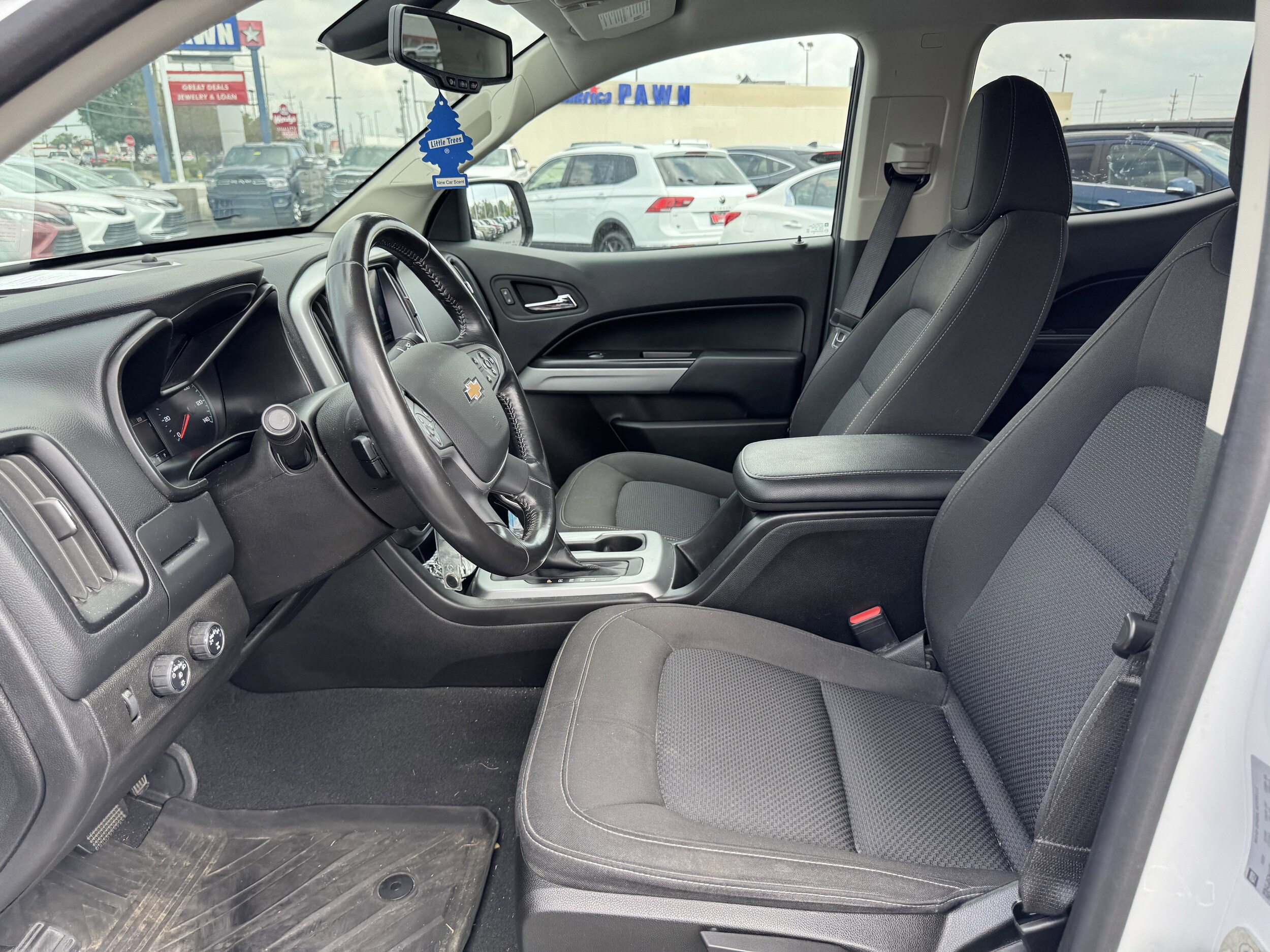 2022 Chevrolet Colorado LT photo 3