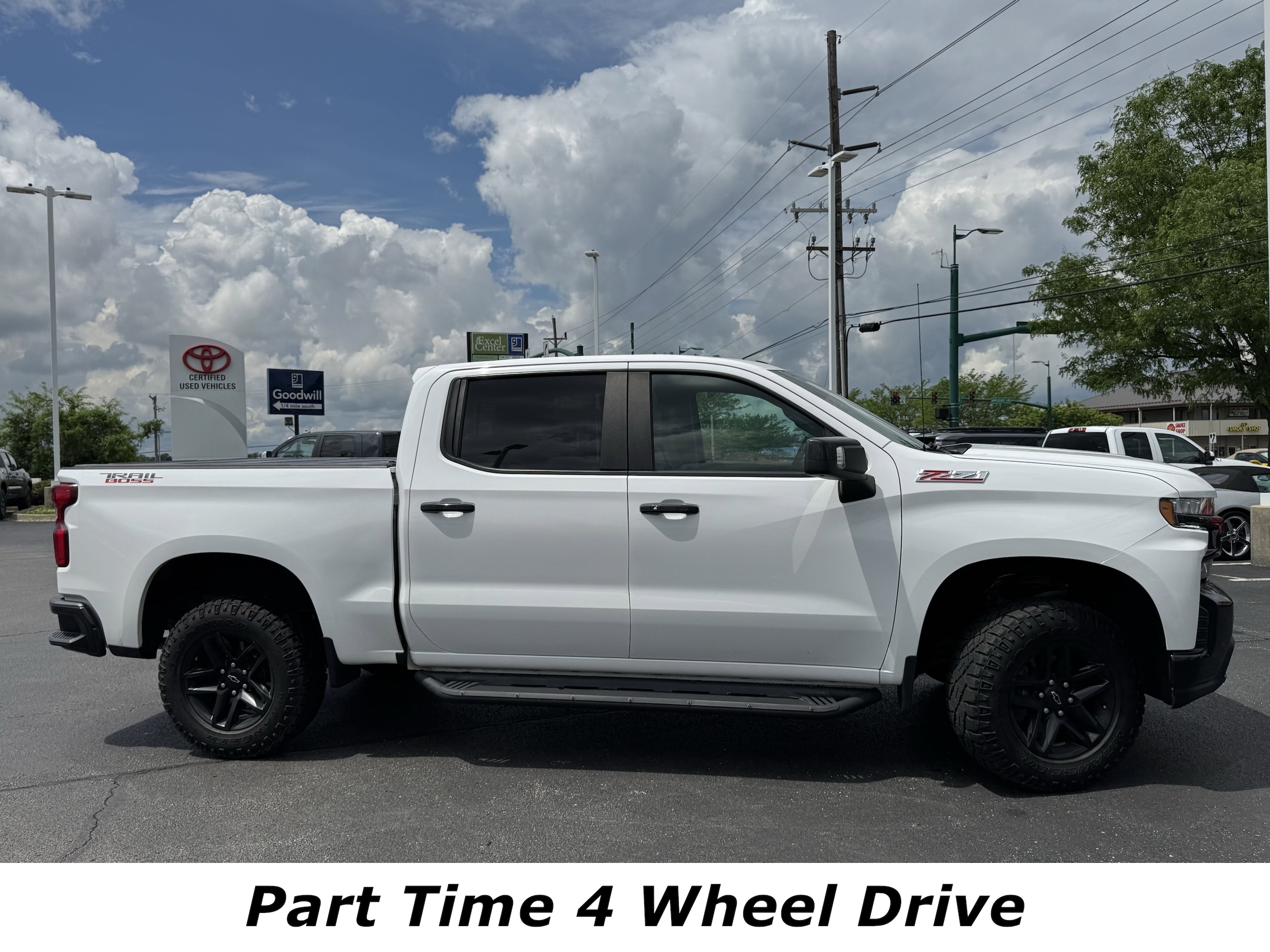 Used 2021 Chevrolet Silverado 1500 LT Trail Boss with VIN 1GCPYFED8MZ170727 for sale in Clarksville, IN