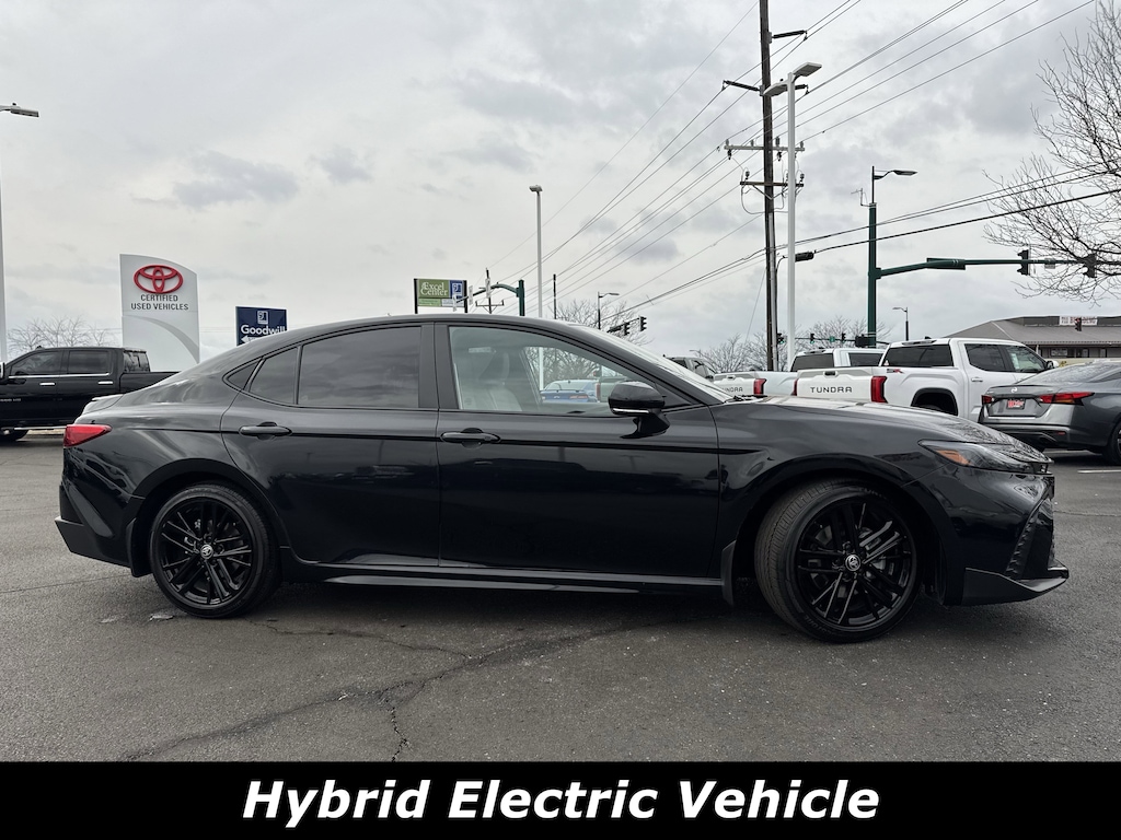 Used 2025 Toyota Camry SE Sedan