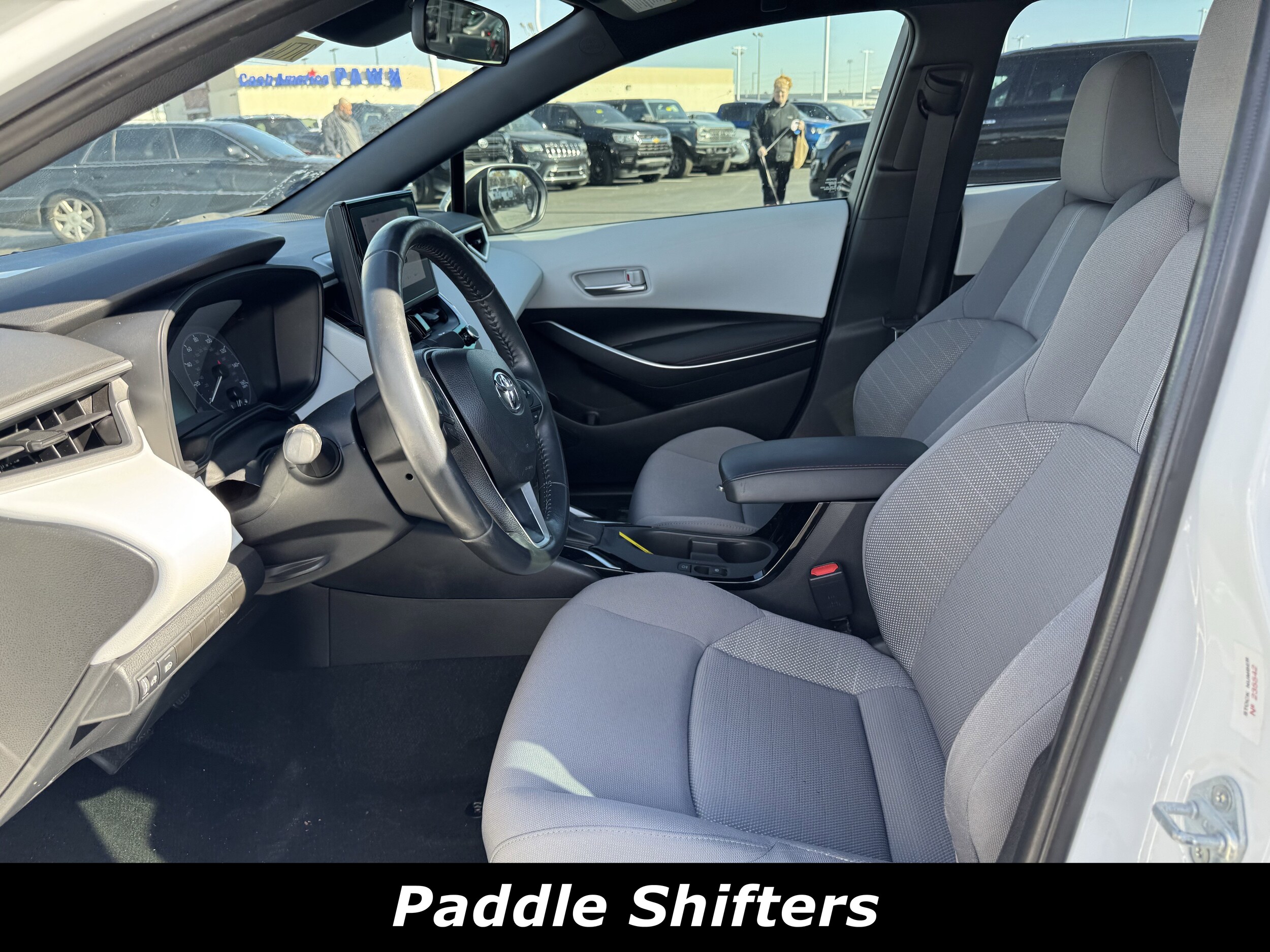 2023 Toyota Corolla SE photo 3