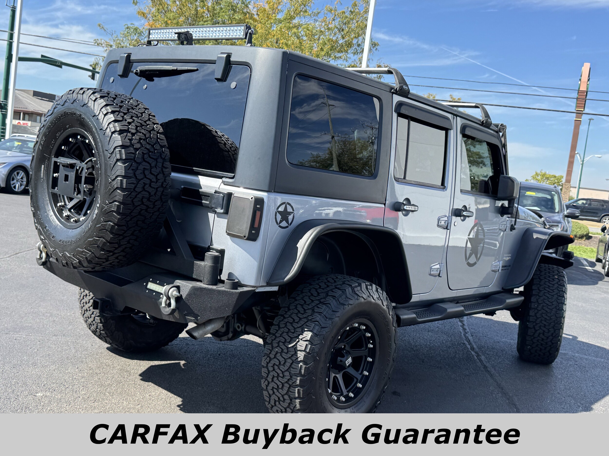 2014 Jeep Wrangler Unlimited Sahara photo 3