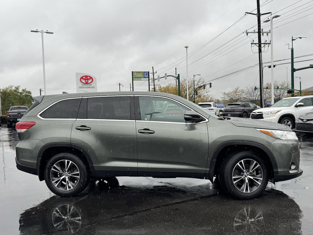 Used 2019 Toyota Highlander LE Plus V6 SUV