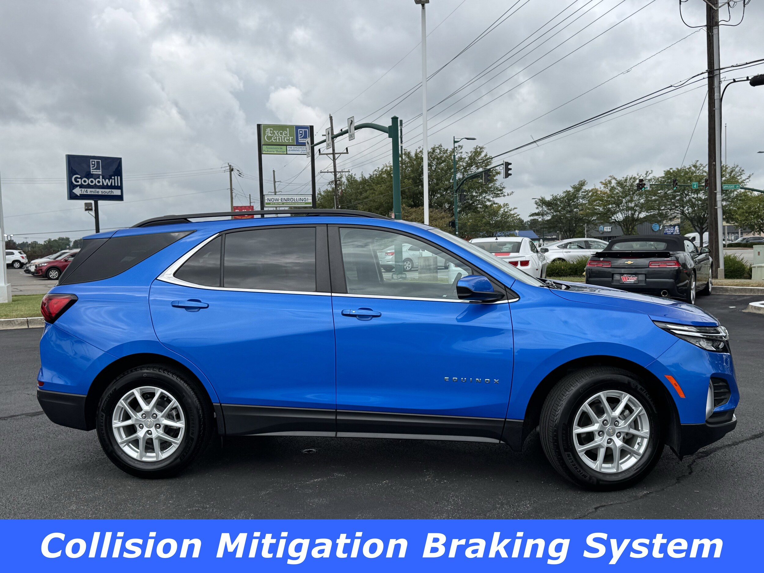 2024 Chevrolet Equinox photo 2