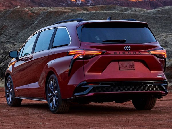 2023 Toyota Sienna Rear Angle