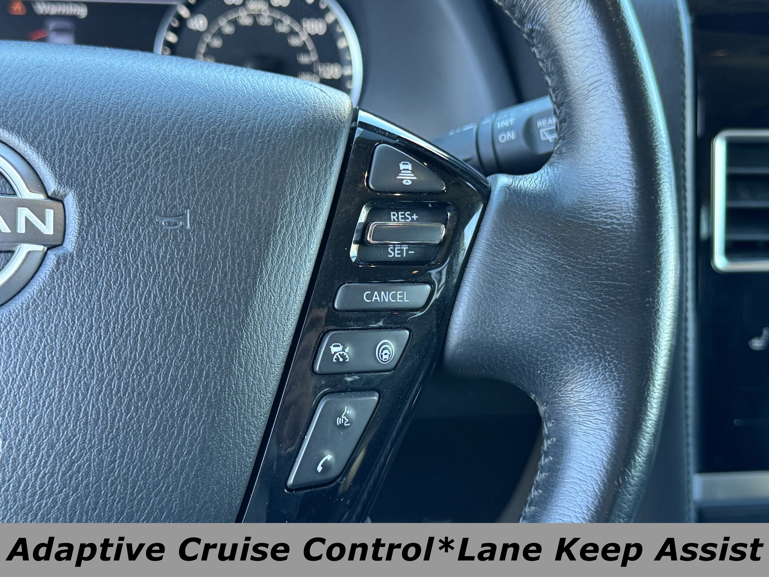 2023 Nissan Armada SV photo 4