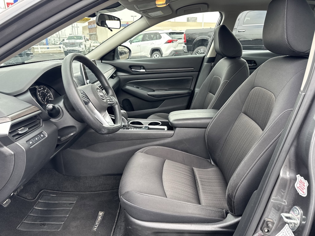 Used 2024 Nissan Altima 2.5 SV Sedan