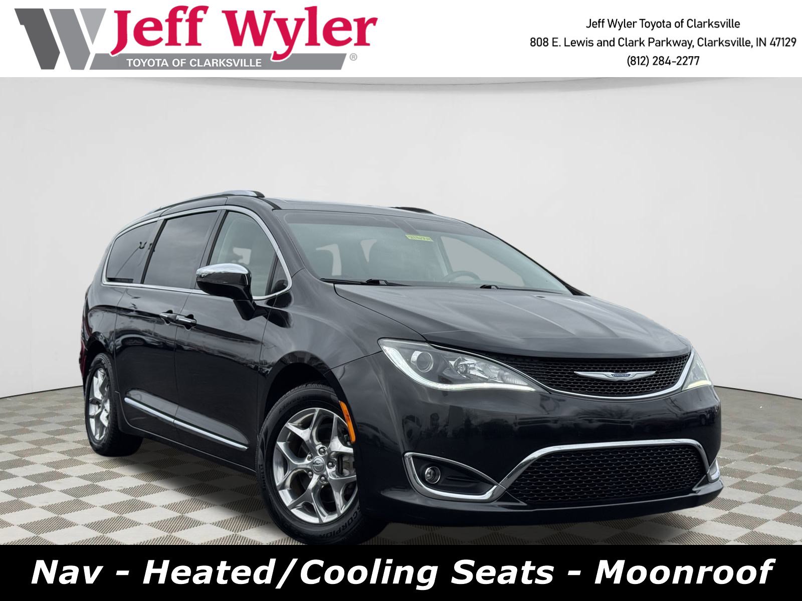 2019 Chrysler Pacifica Limited's photo