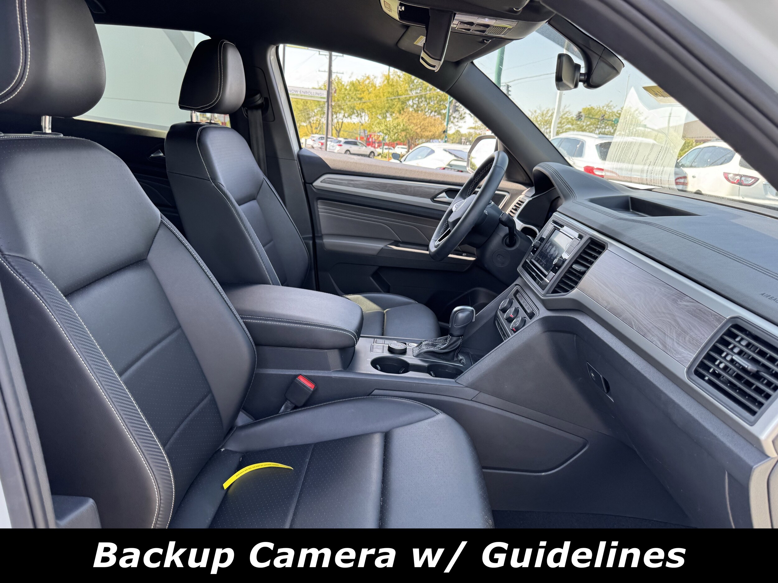 2023 Volkswagen Atlas Cross Sport SE photo 2