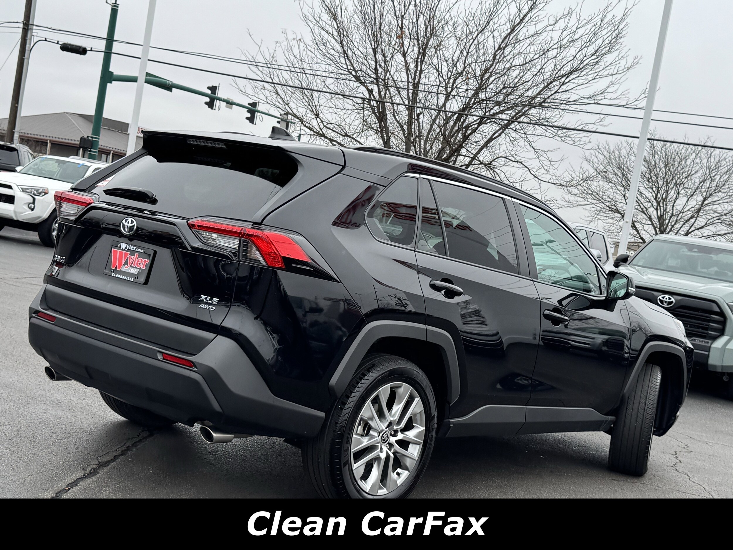 2024 Toyota RAV4 XLE Premium photo 2