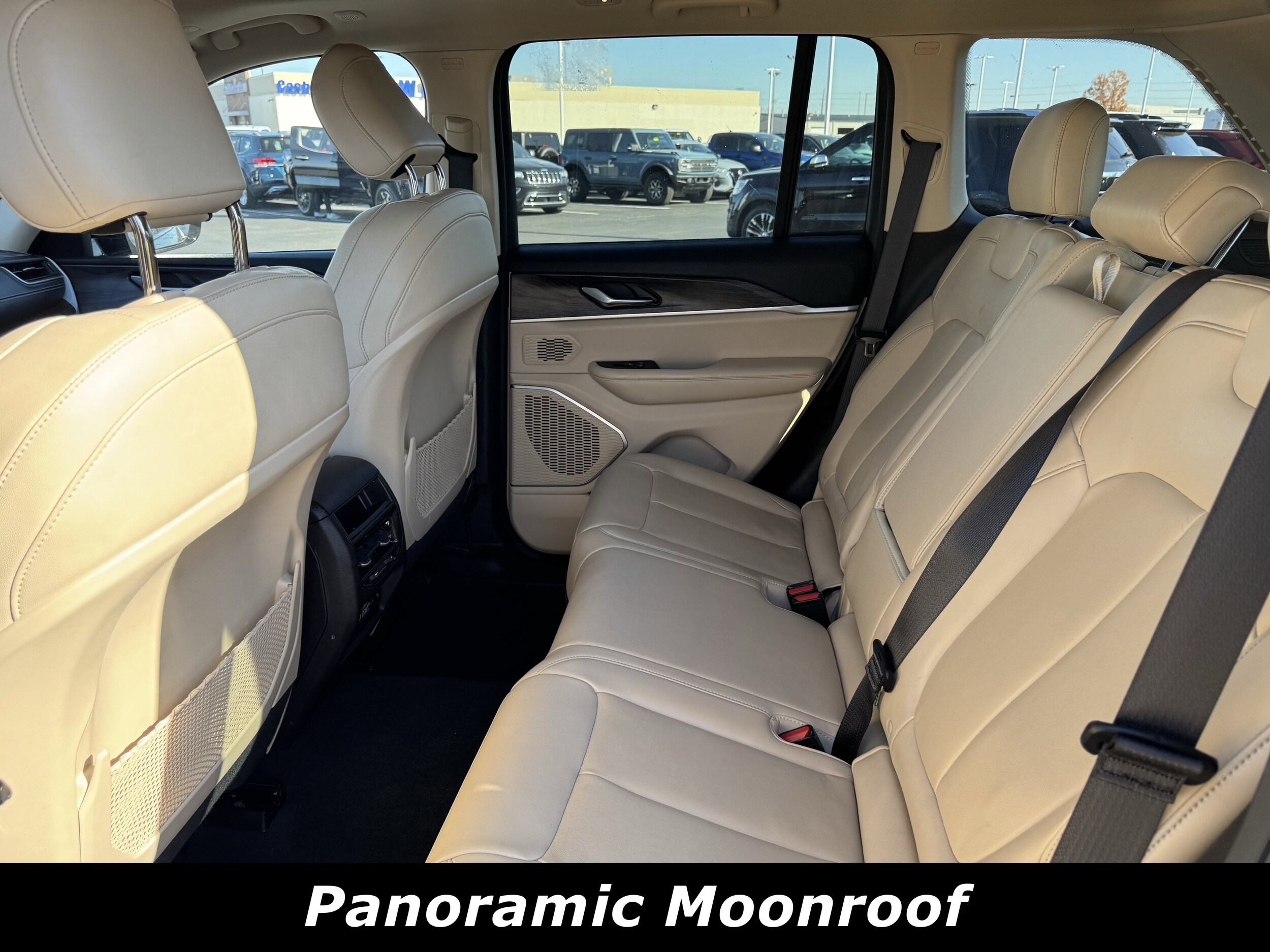 2022 Jeep Grand Cherokee Limited photo 4